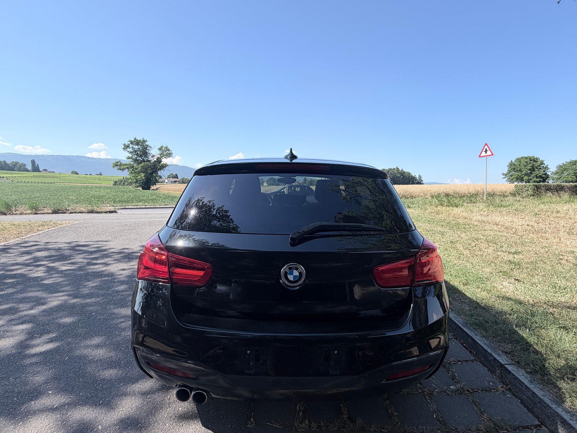 BMW 120d xDrive M Sport Steptronic-image-4