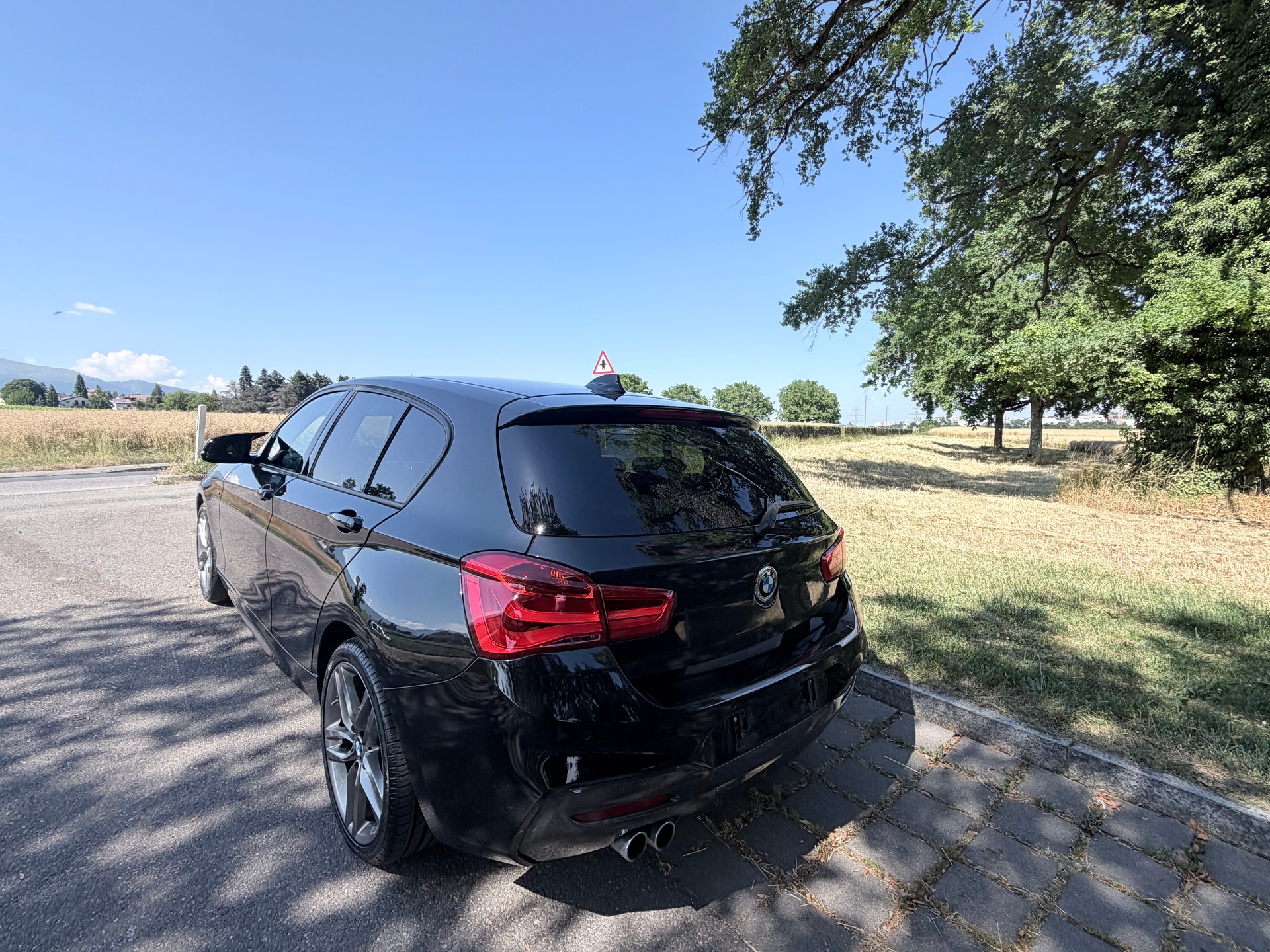 BMW 120d xDrive M Sport Steptronic-showroom-element-3