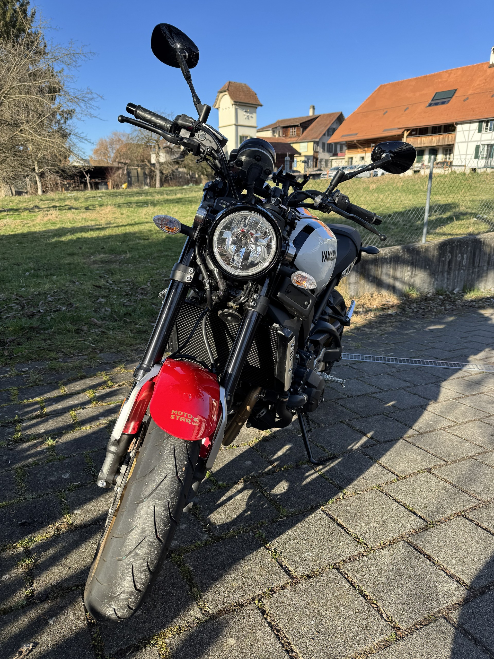 YAMAHA XSR 900-image-1