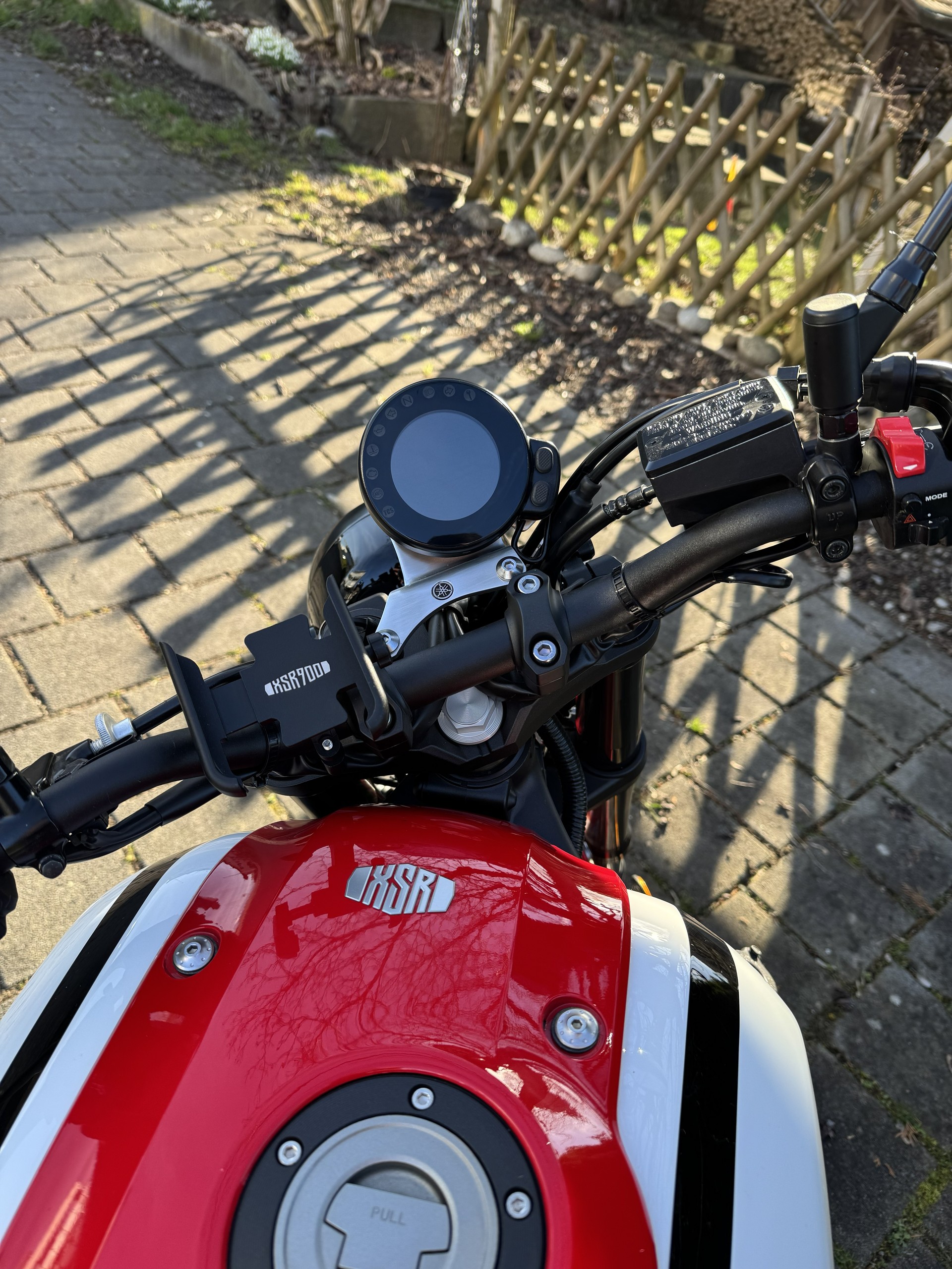 YAMAHA XSR 900-image-7