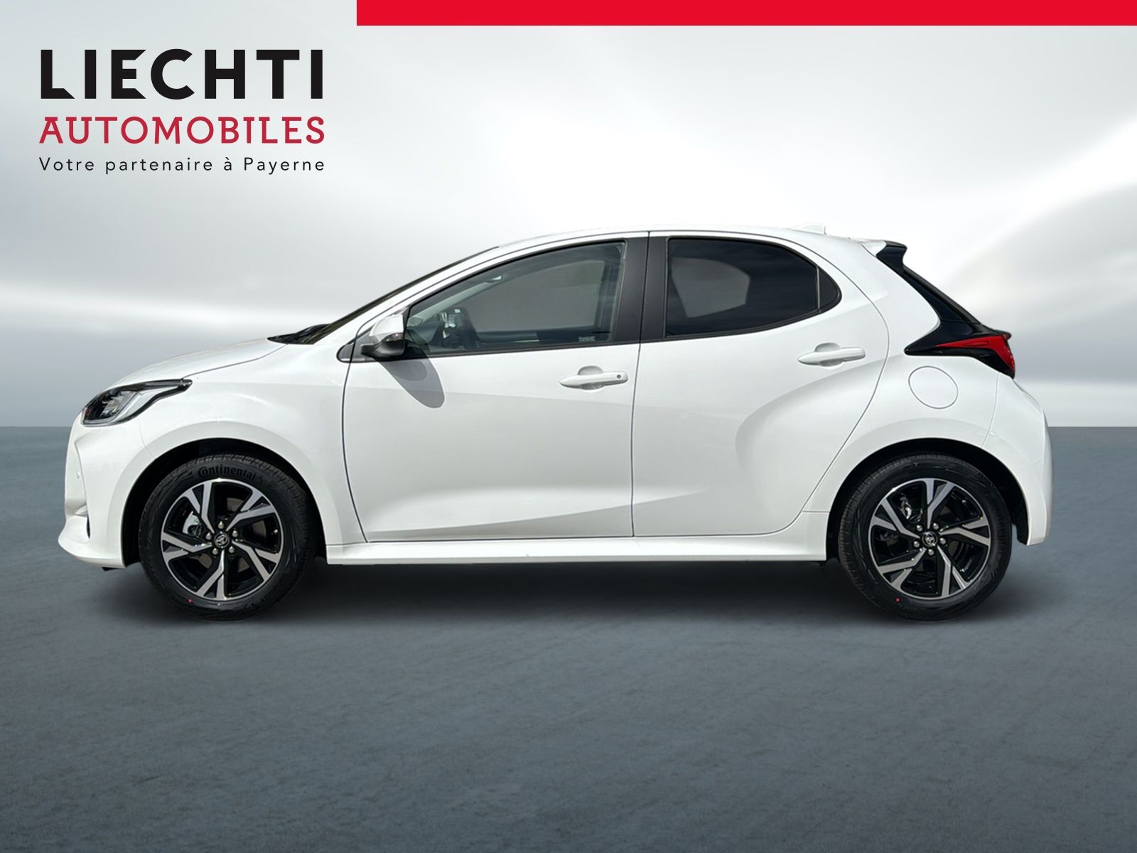 TOYOTA Yaris 1.5 Trend e-CVT-showroom-element-1