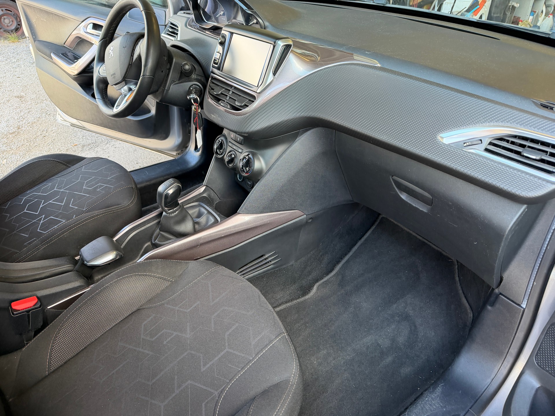 PEUGEOT 2008 1.6 VTI Active-image-8