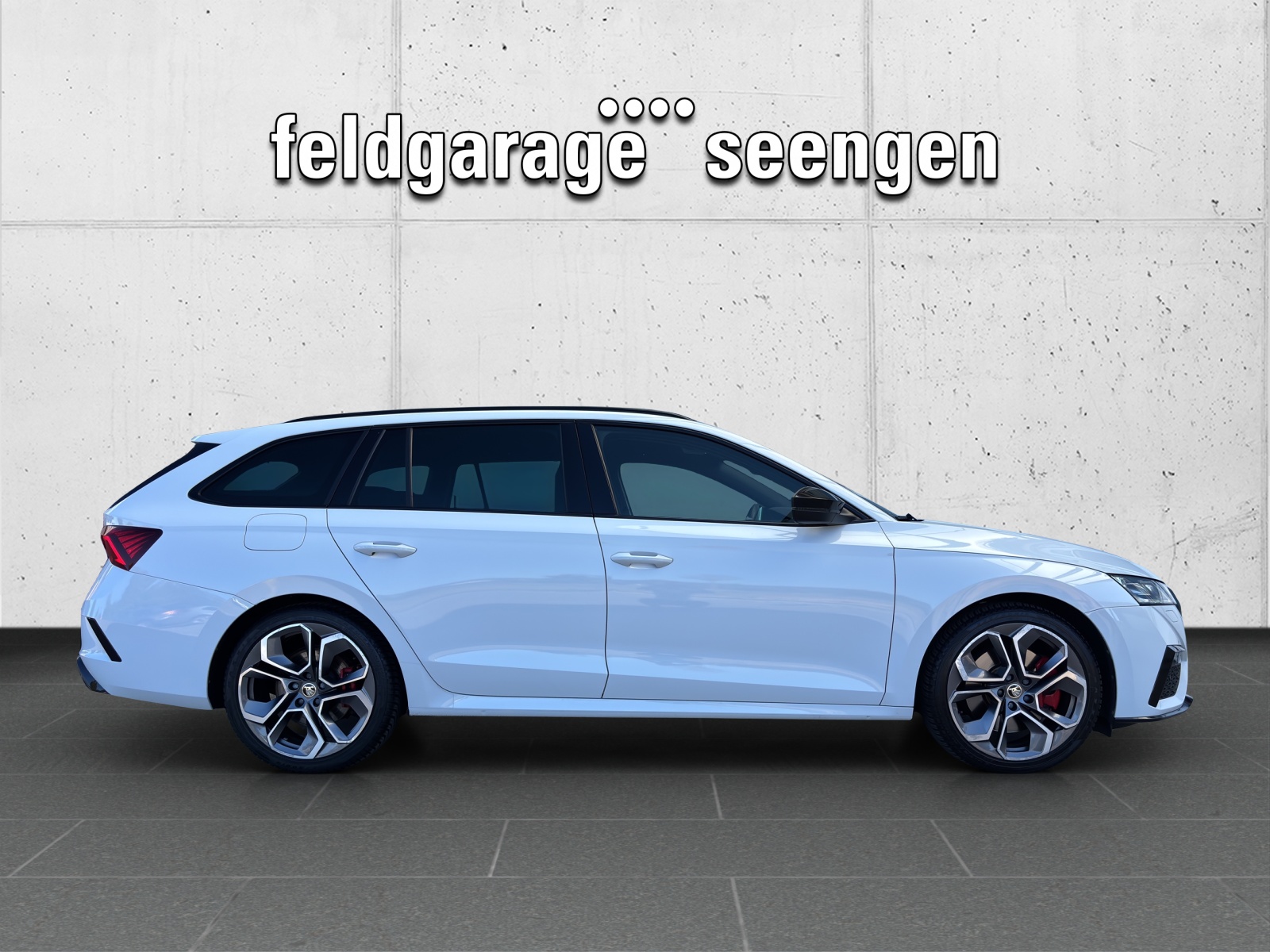 SKODA Octavia Combi 2.0 TSI DSG RS mit AHK-Vorbereitung & Rückfahrkamera-showroom-element-3
