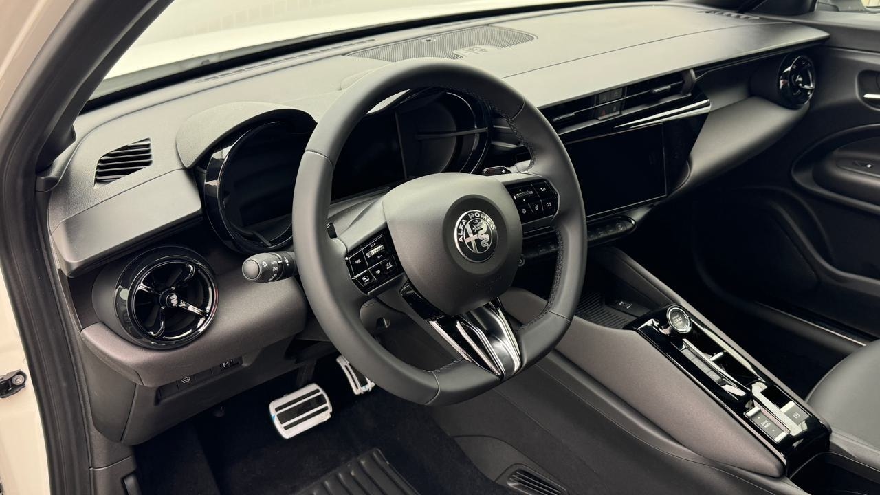 ALFA ROMEO Junior 1.2 48V Hybrid Speciale-image-6