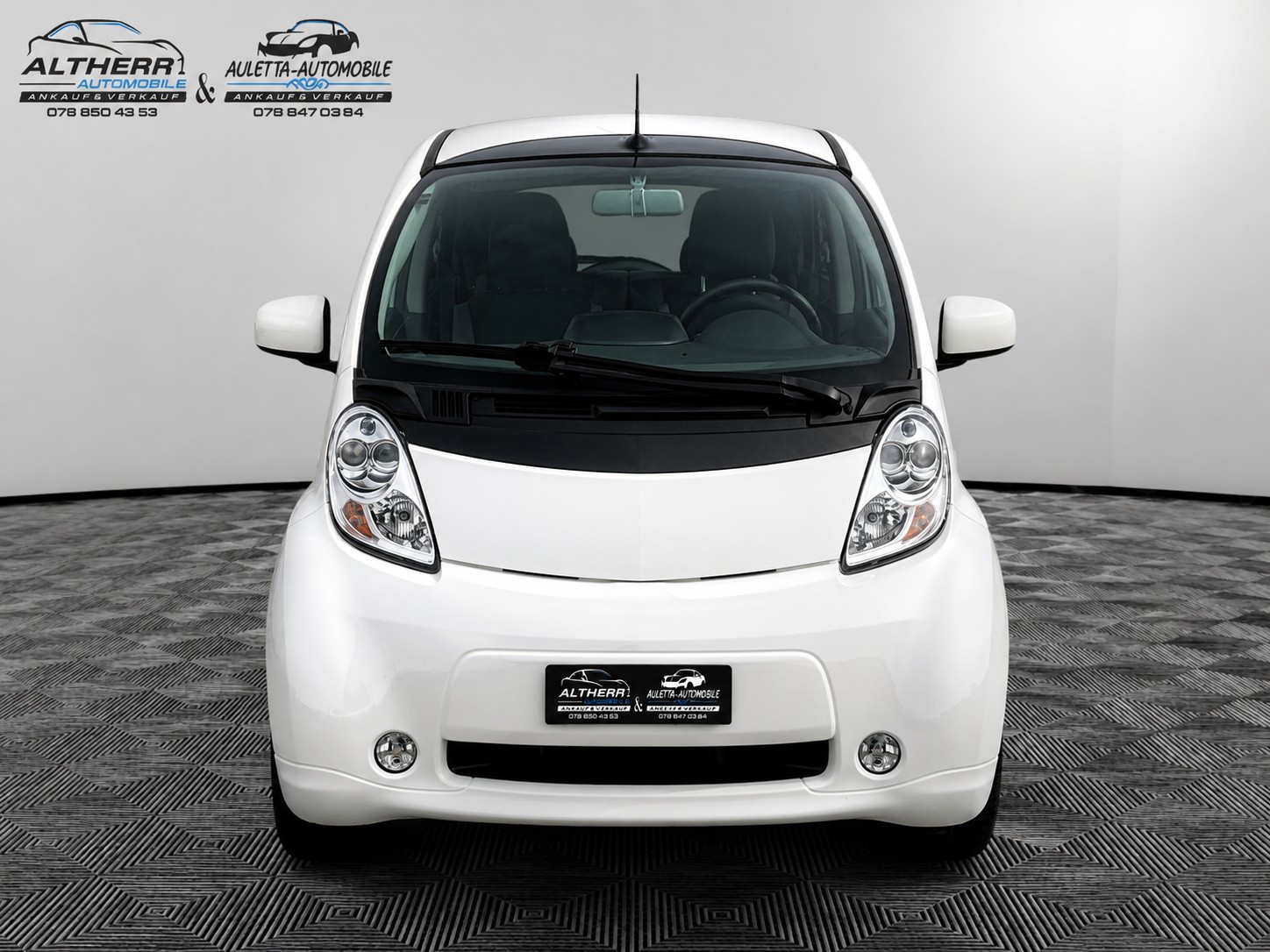 MITSUBISHI i MiEV Style-showroom-element-1