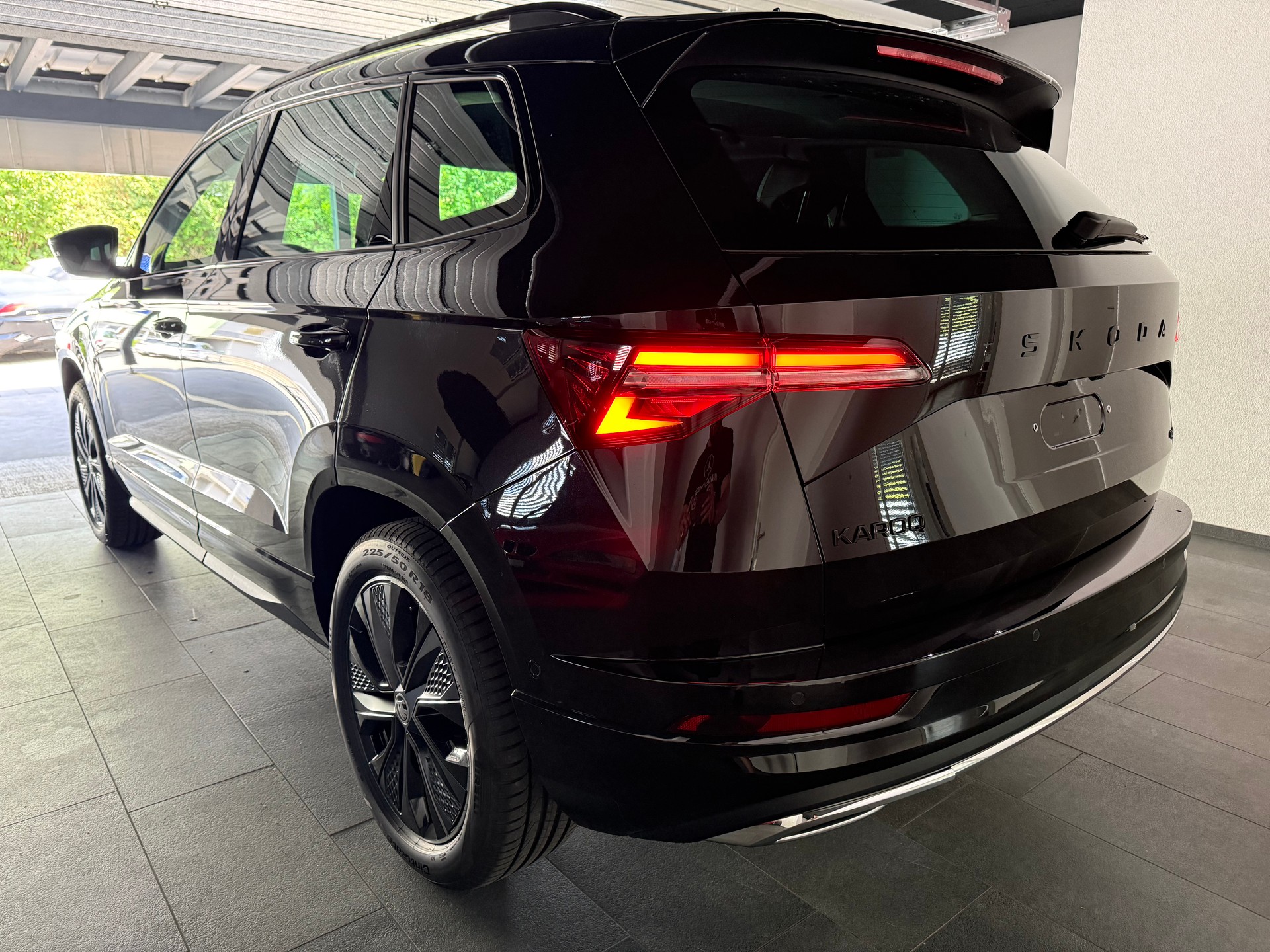 SKODA Karoq 2.0 TSI SportLine 4x4 DSG-image-4
