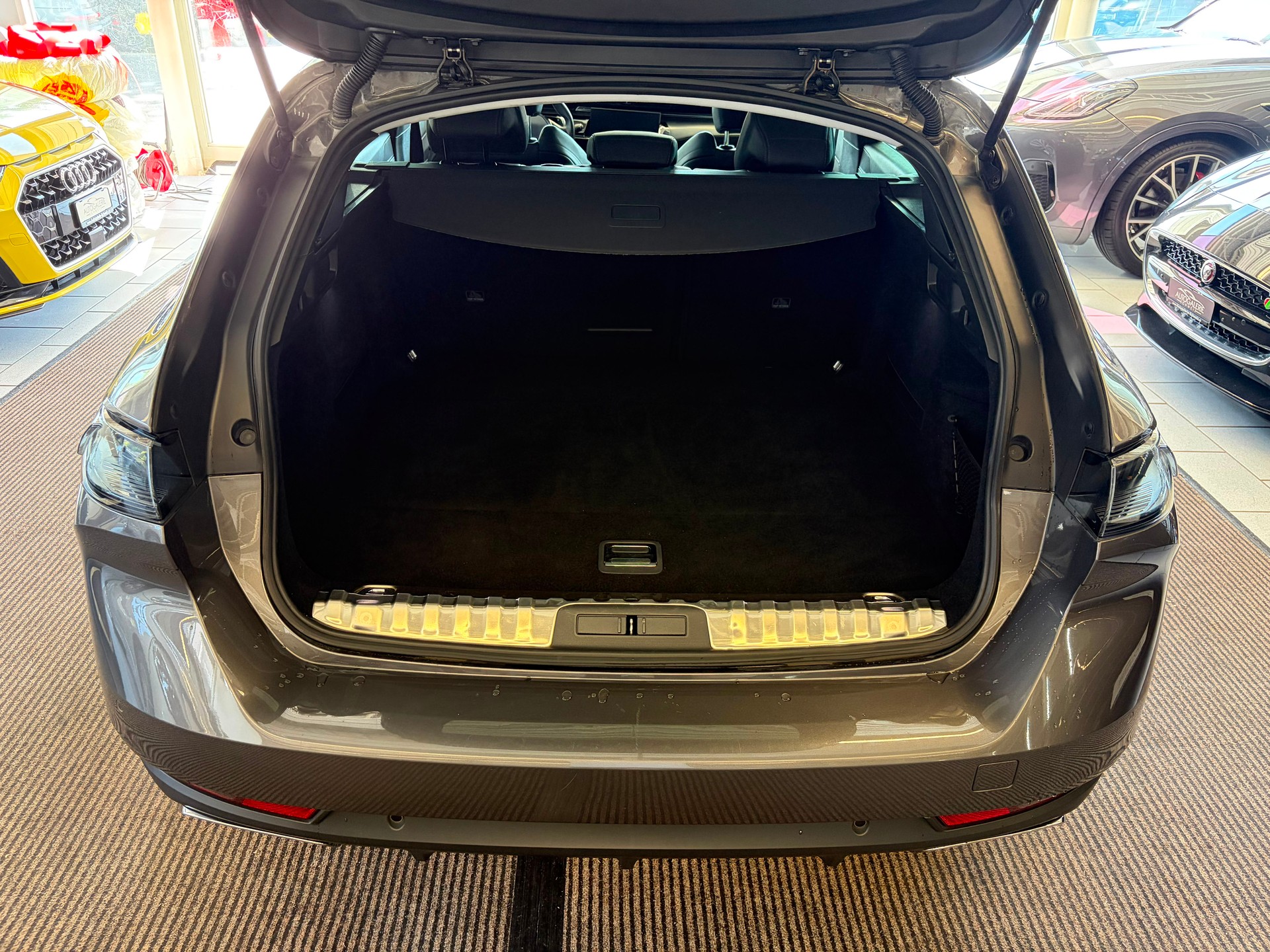 PEUGEOT 508 SW 1.5 Blue HDi Allure Pack EAT8 | ACC Stop&Go | Totwinkel | AGR Sitzpaket | Kamera |-image-25