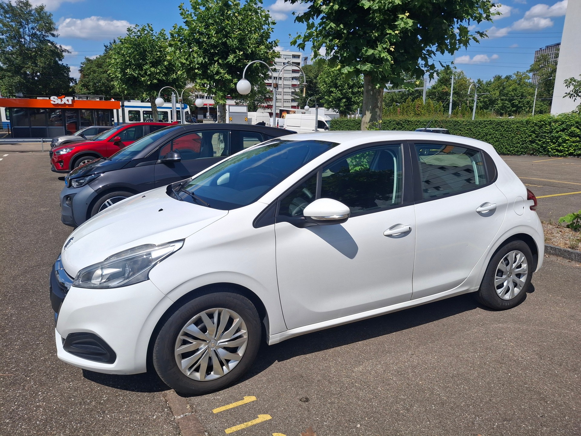 PEUGEOT 208 1.2 PureTech Style EAT6-showroom-element-1