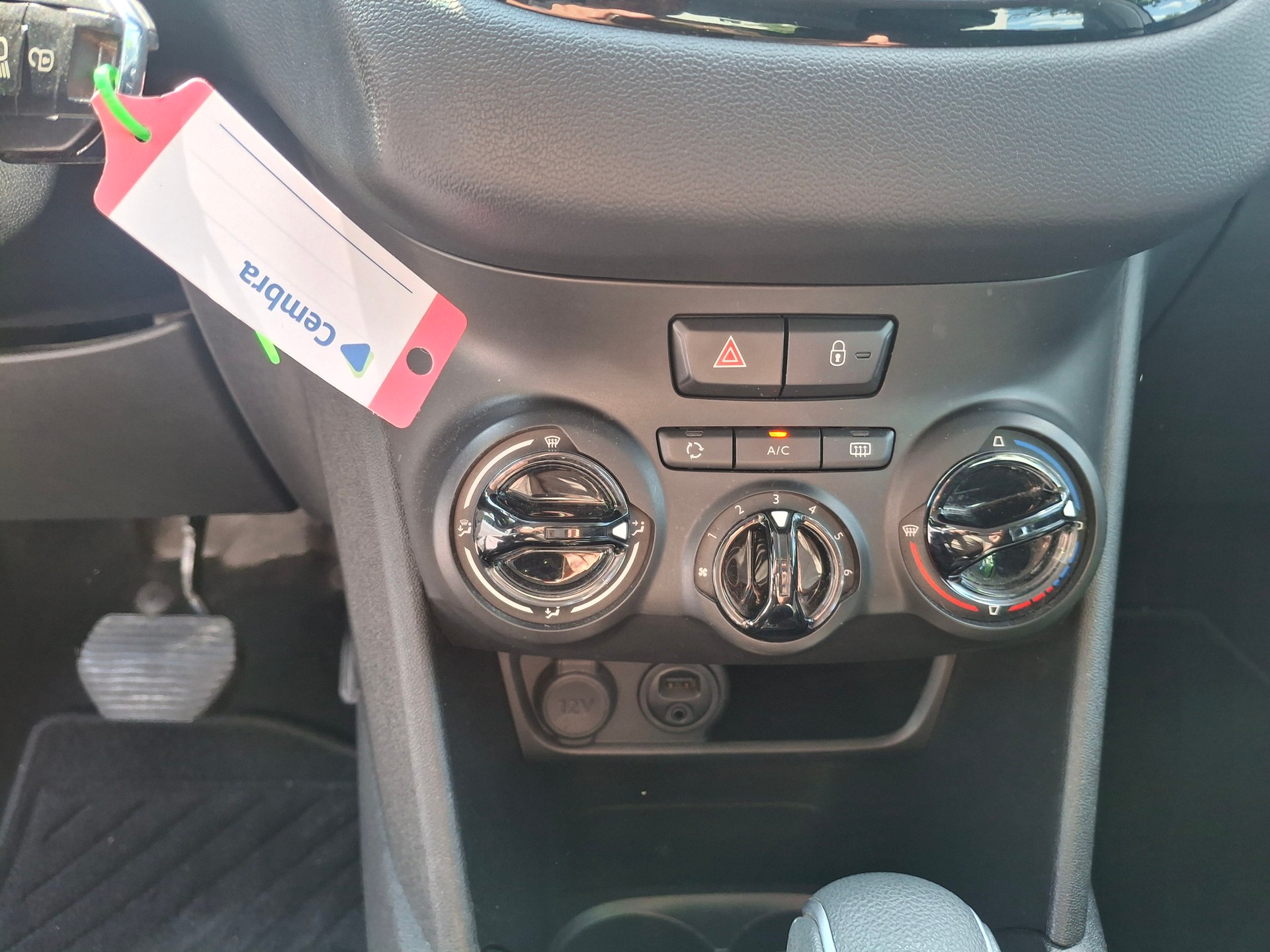 PEUGEOT 208 1.2 PureTech Style EAT6-showroom-element-2
