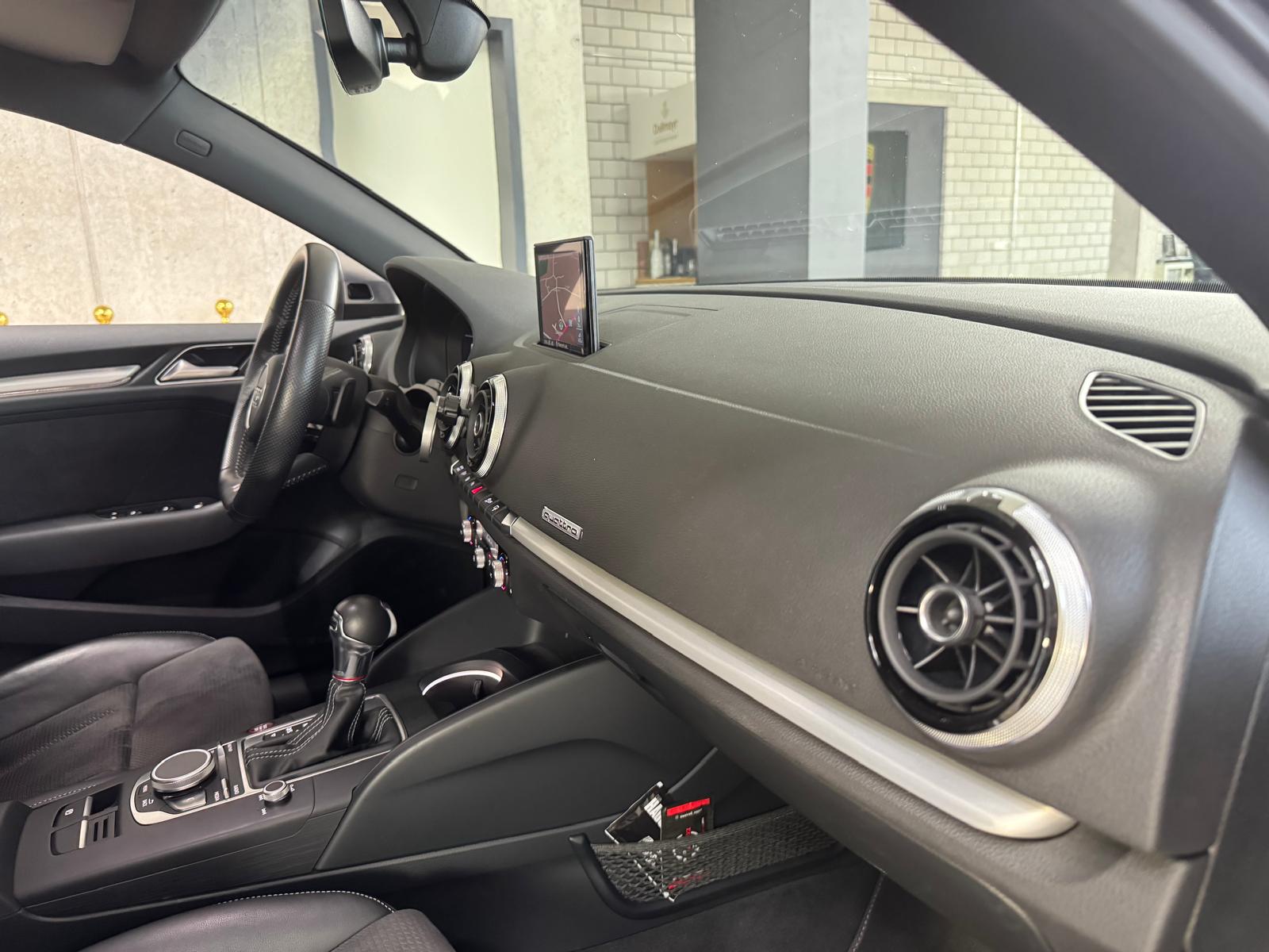 AUDI S3 Sportback 2.0 TFSI quattro S-tronic-image-11