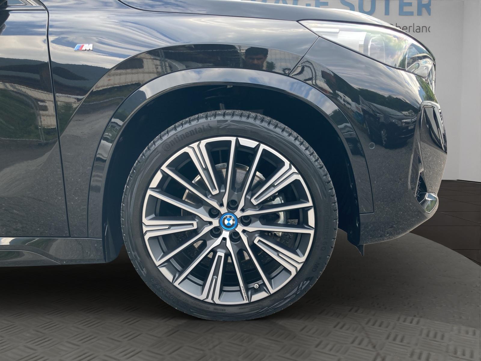 BMW iX1 30 xDrive-image-19
