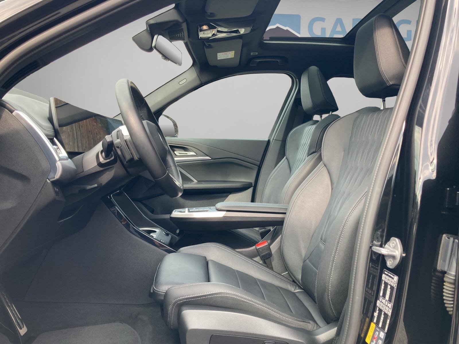 BMW iX1 30 xDrive-image-8