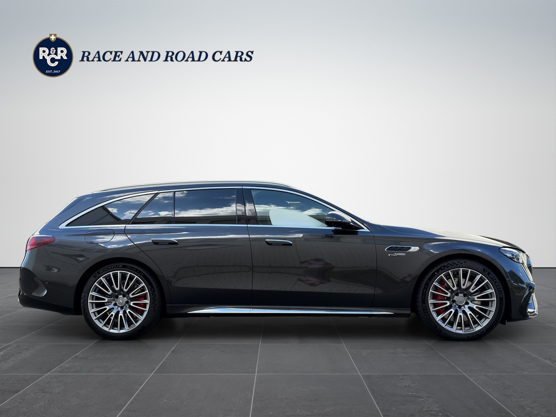 MERCEDES-BENZ E 53 Hybrid AMG 4matic+ Kombi - AMG-showroom-element-3