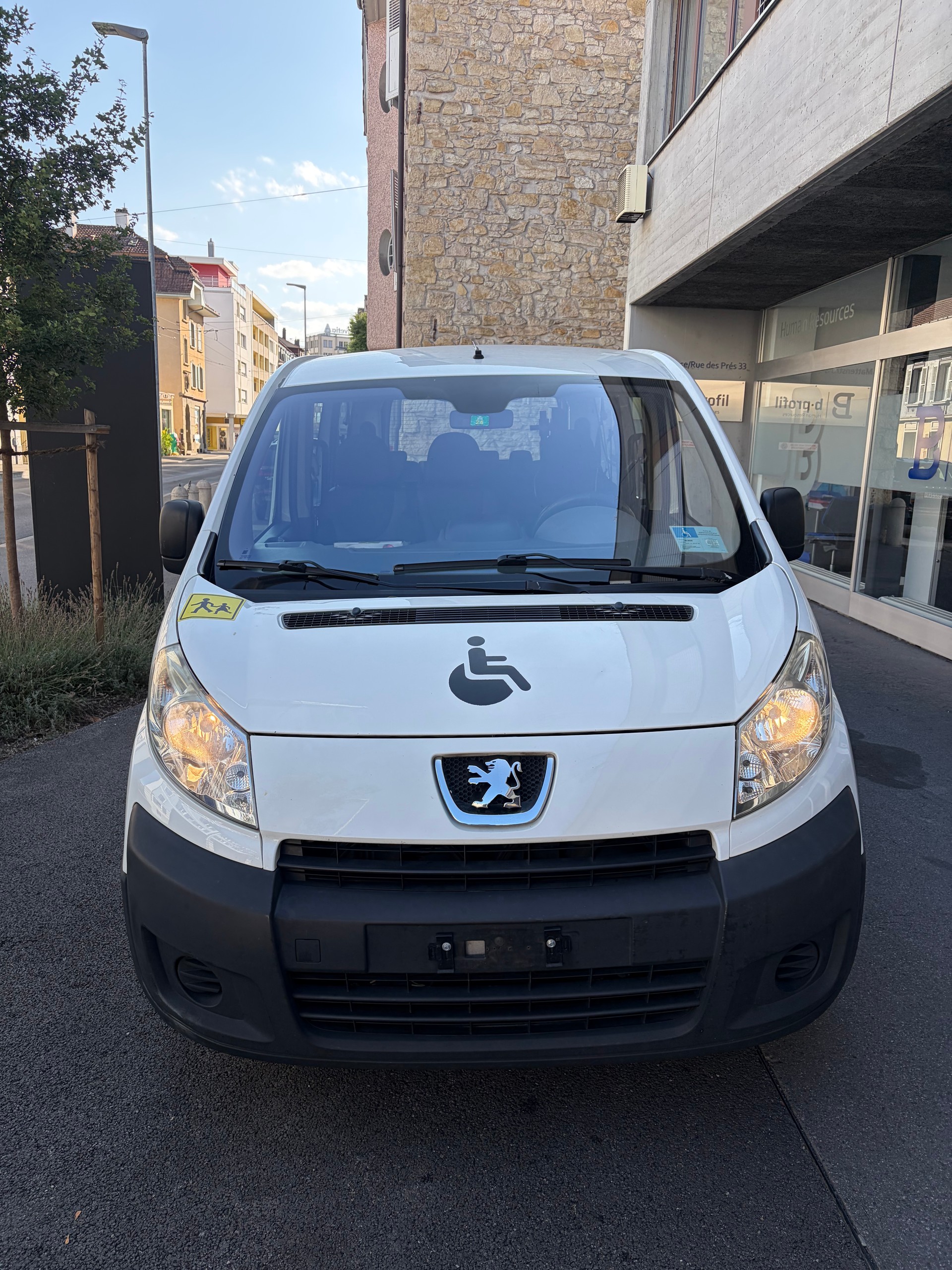 PEUGEOT 2.0 HDI 120 Loisirs 5/9P