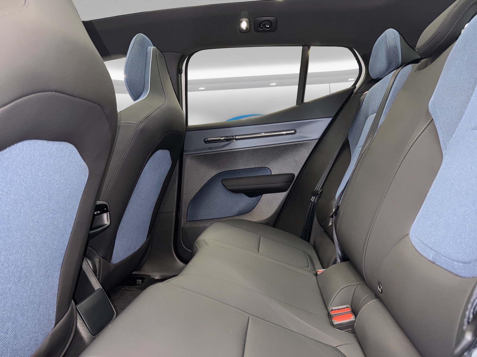 VOLVO EX30 E60 Twin Ultra Performance AWD-image-13