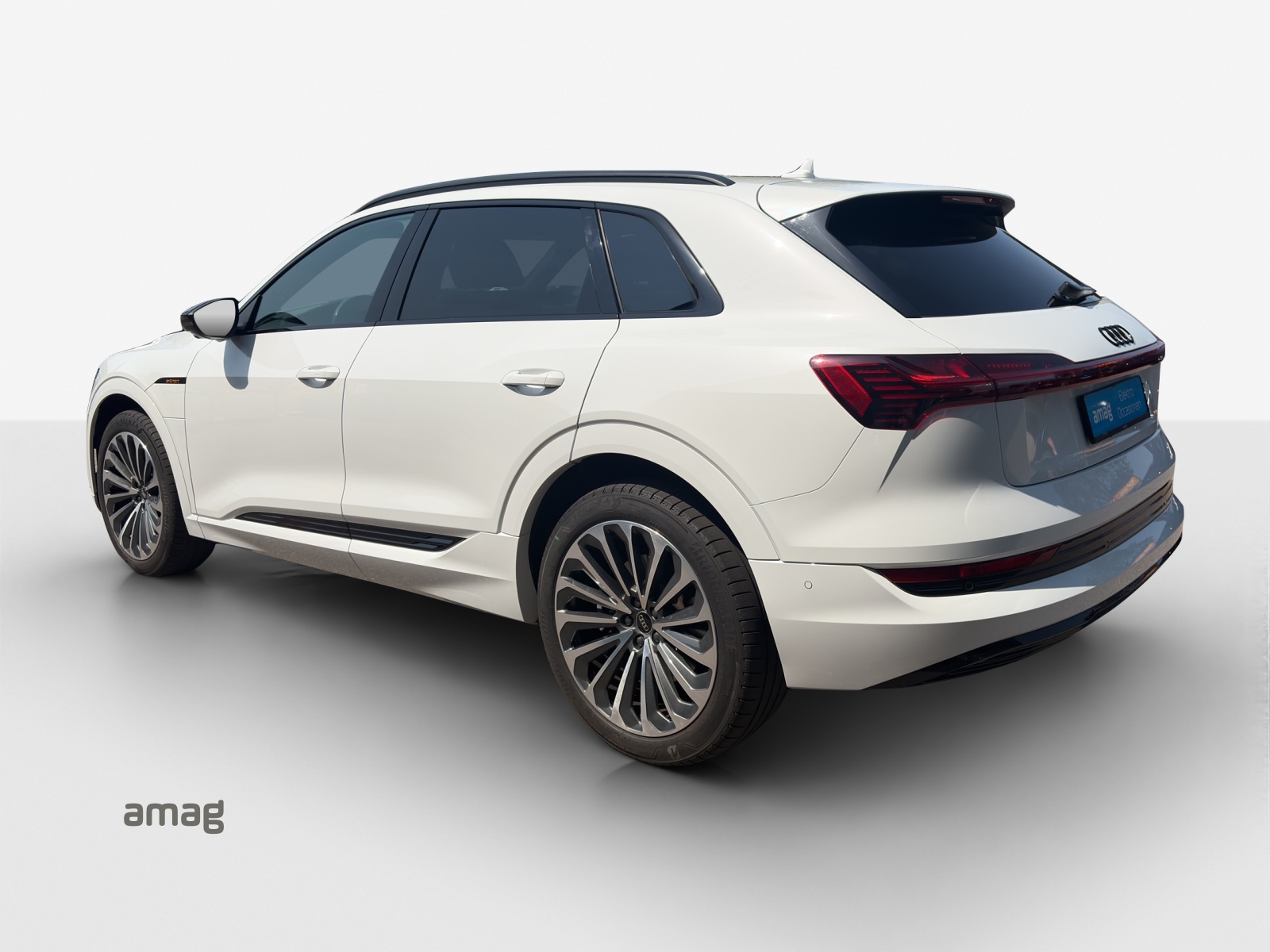 AUDI e-tron 55 Advanced Black Edition quattro-showroom-element-2