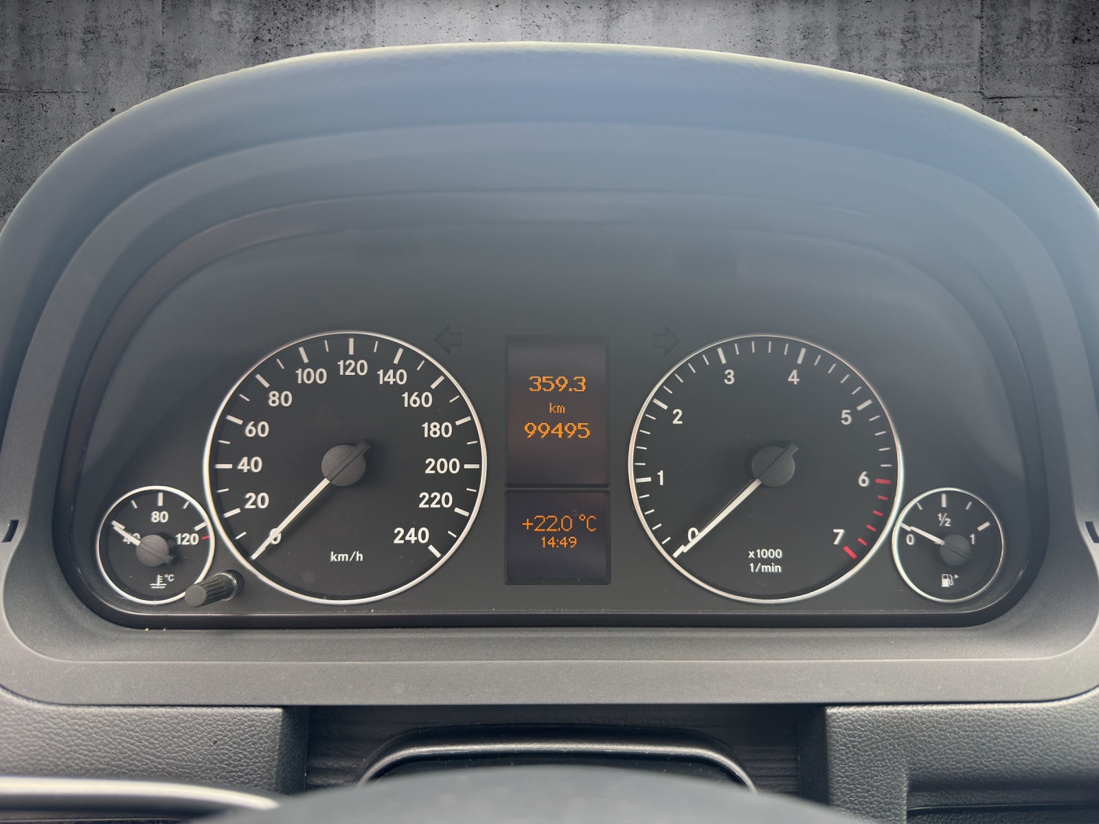 MERCEDES-BENZ A 180 Avantgarde Selection Autotronic-image-13