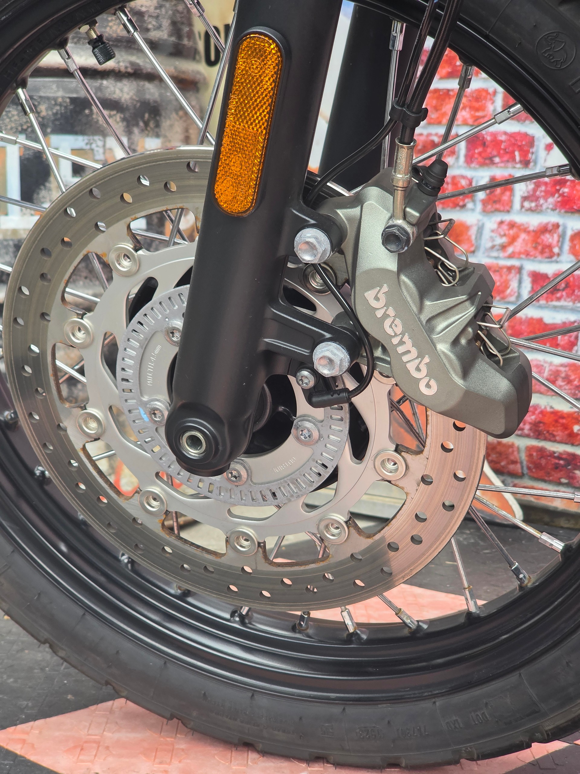 TRIUMPH Street Scrambler 900-image-12