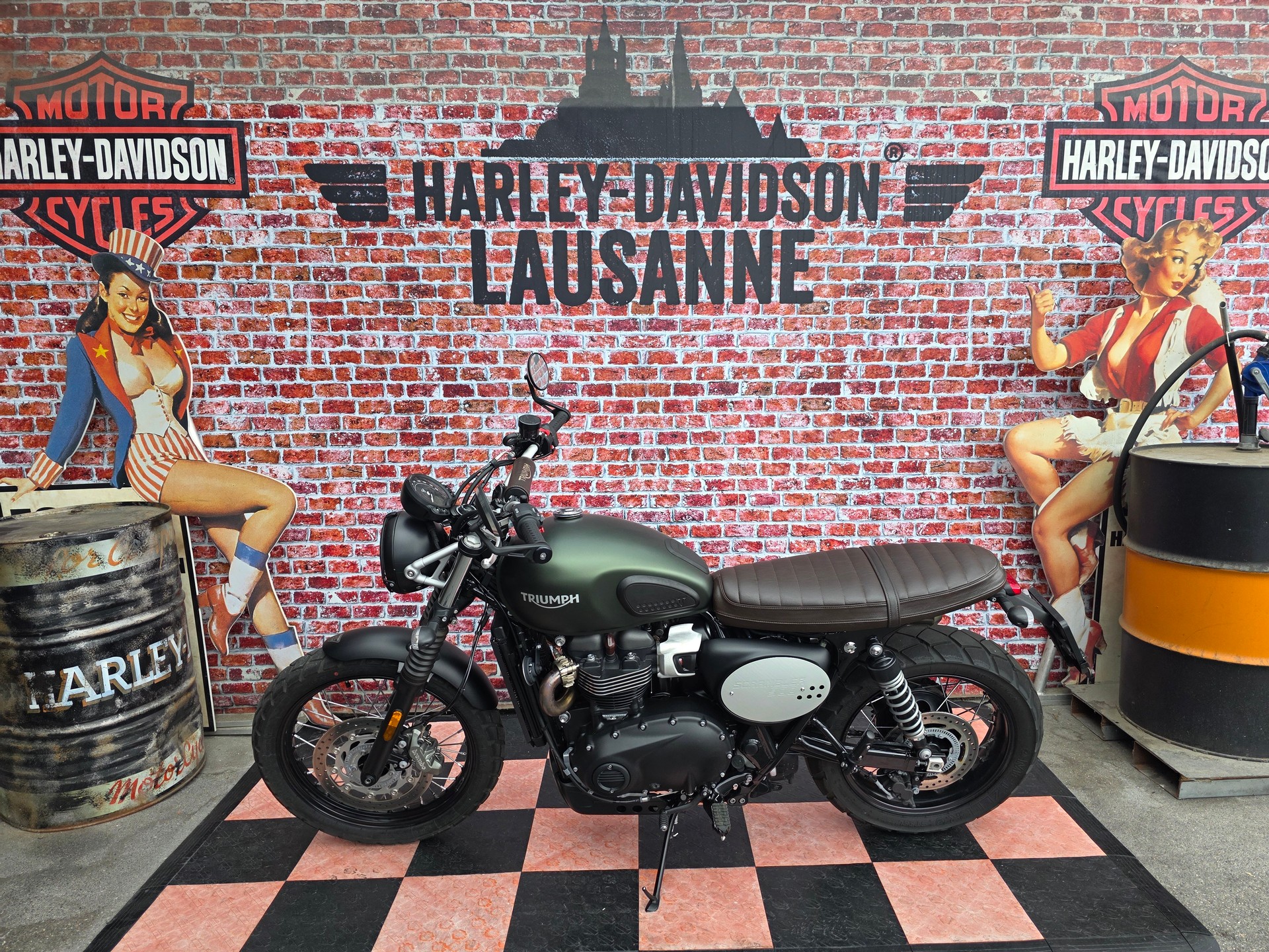TRIUMPH Street Scrambler 900-showroom-element-1