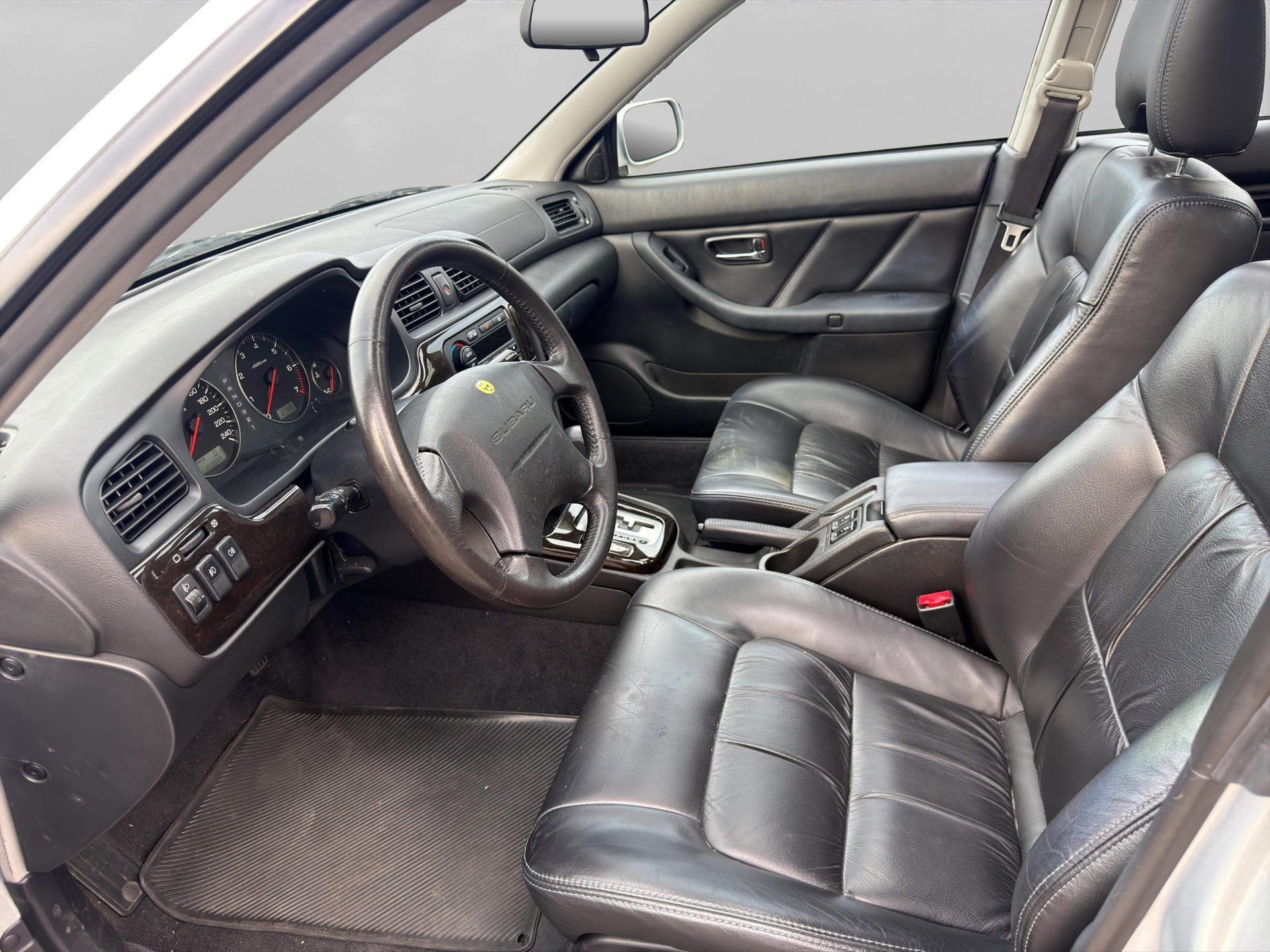 SUBARU Legacy 2.5 Limited III-image-8