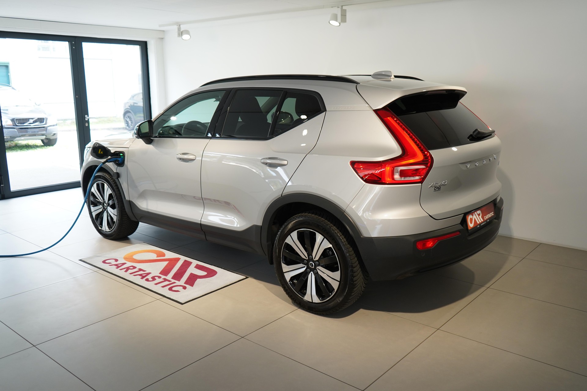 VOLVO XC40 1.5 T5 PiH Ultimate Dark-showroom-element-2