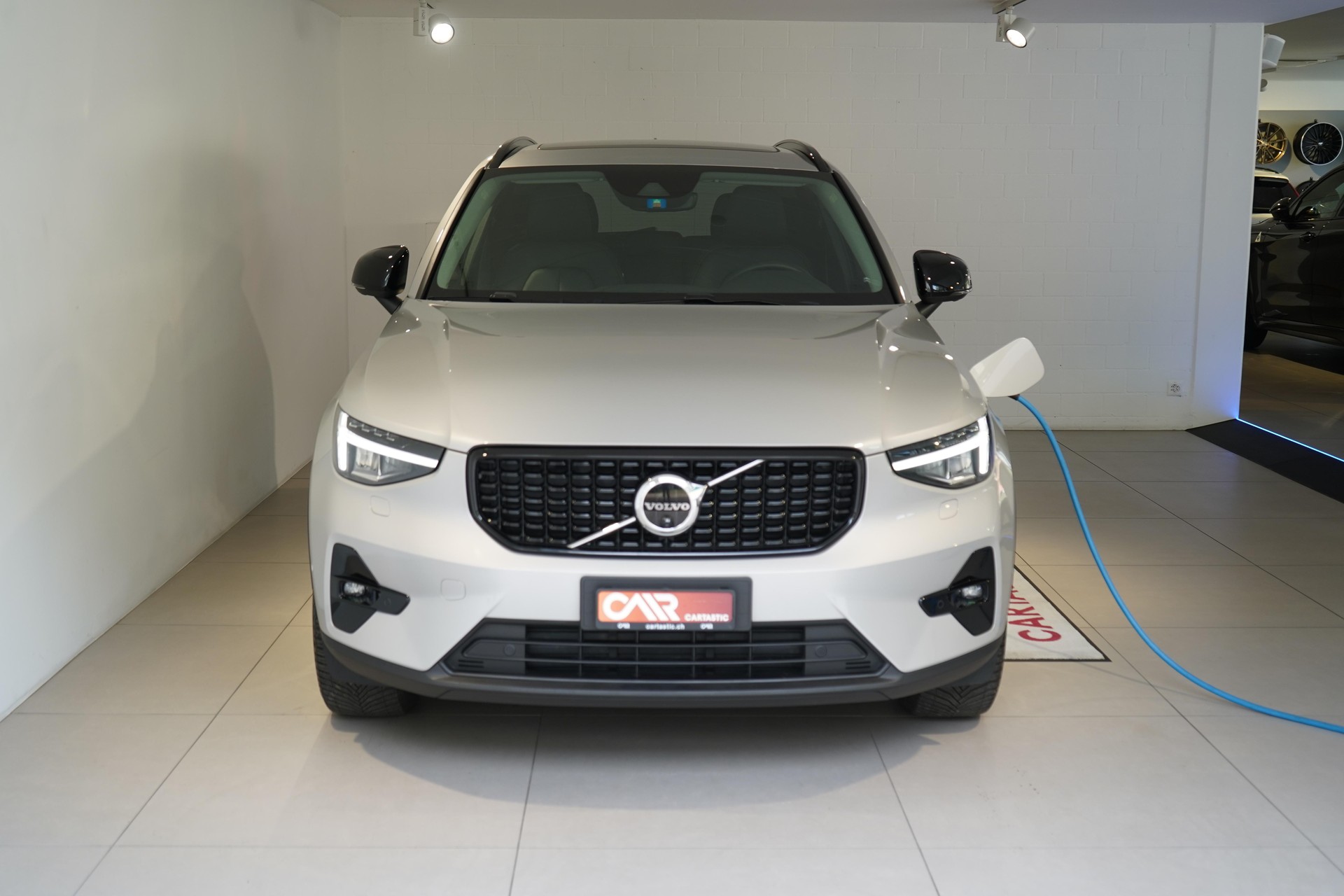 VOLVO XC40 1.5 T5 PiH Ultimate Dark-showroom-element-1