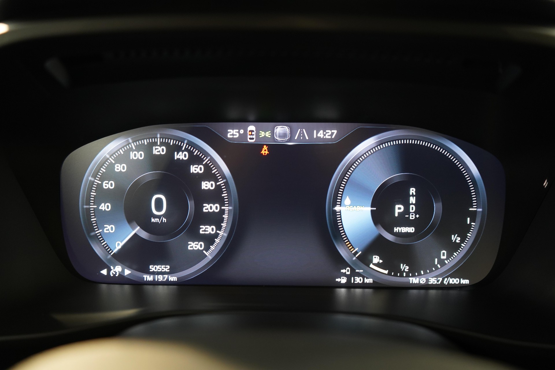 VOLVO XC40 1.5 T5 PiH Ultimate Dark-image-8