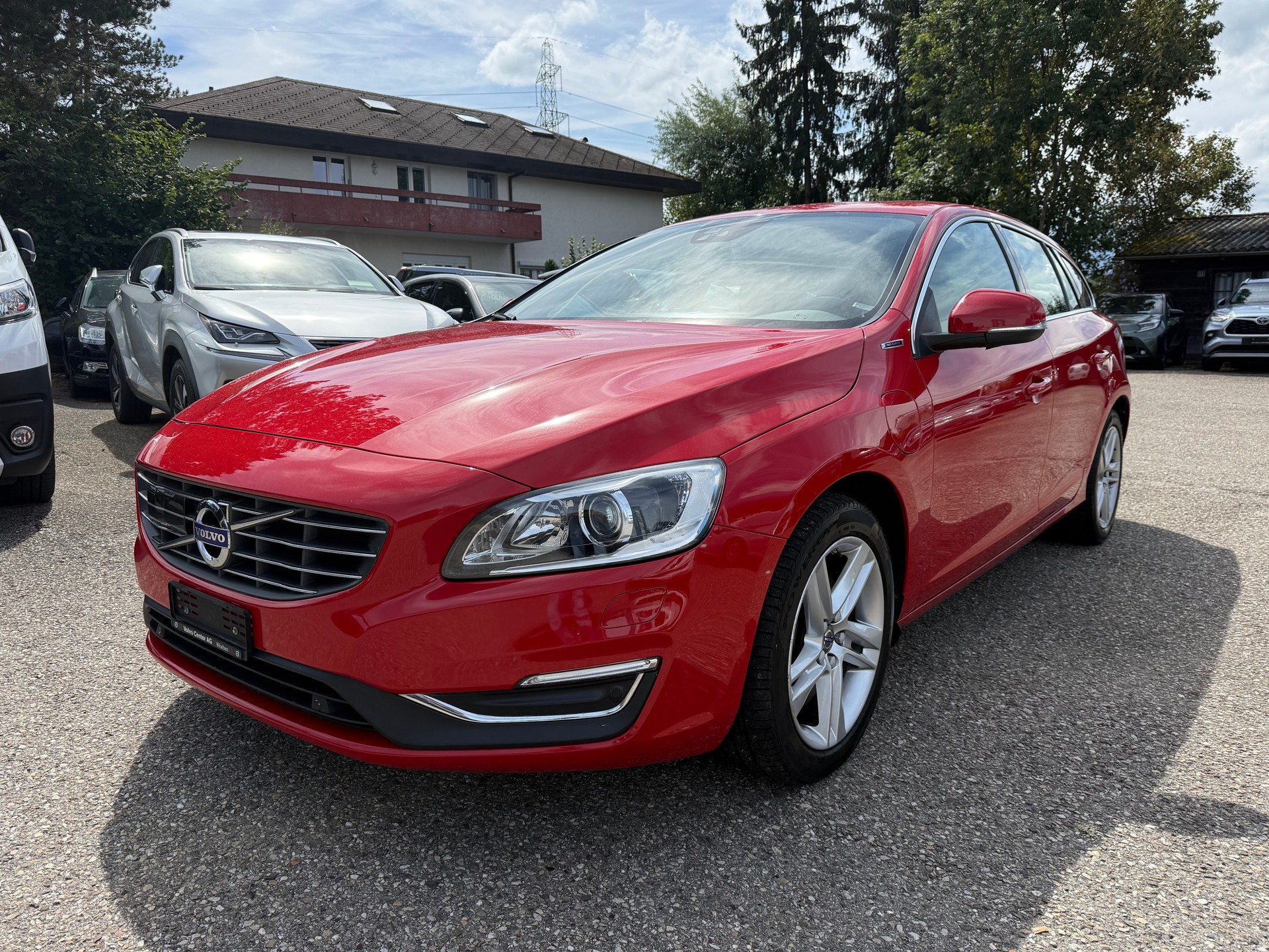 VOLVO V60 D6 AWD Plug-in Hybrid Summum Geartronic