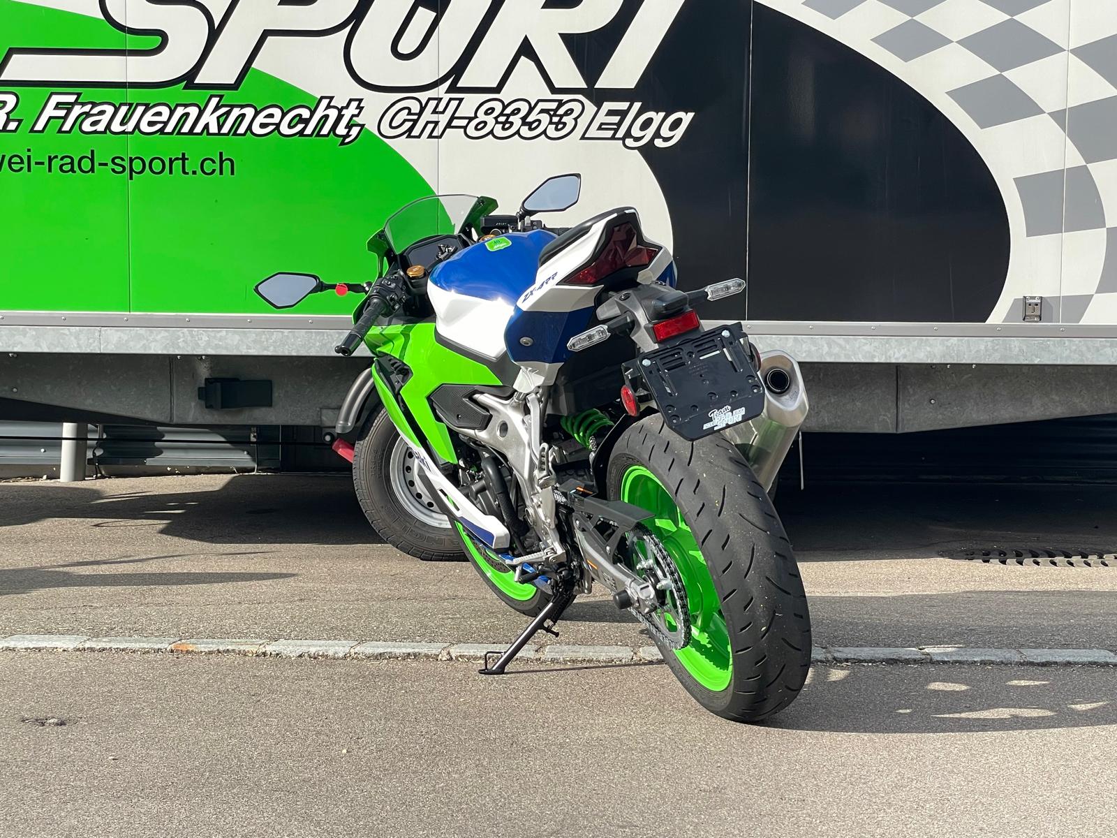 KAWASAKI Ninja ZX-4RR 40th Anniversary-image-2
