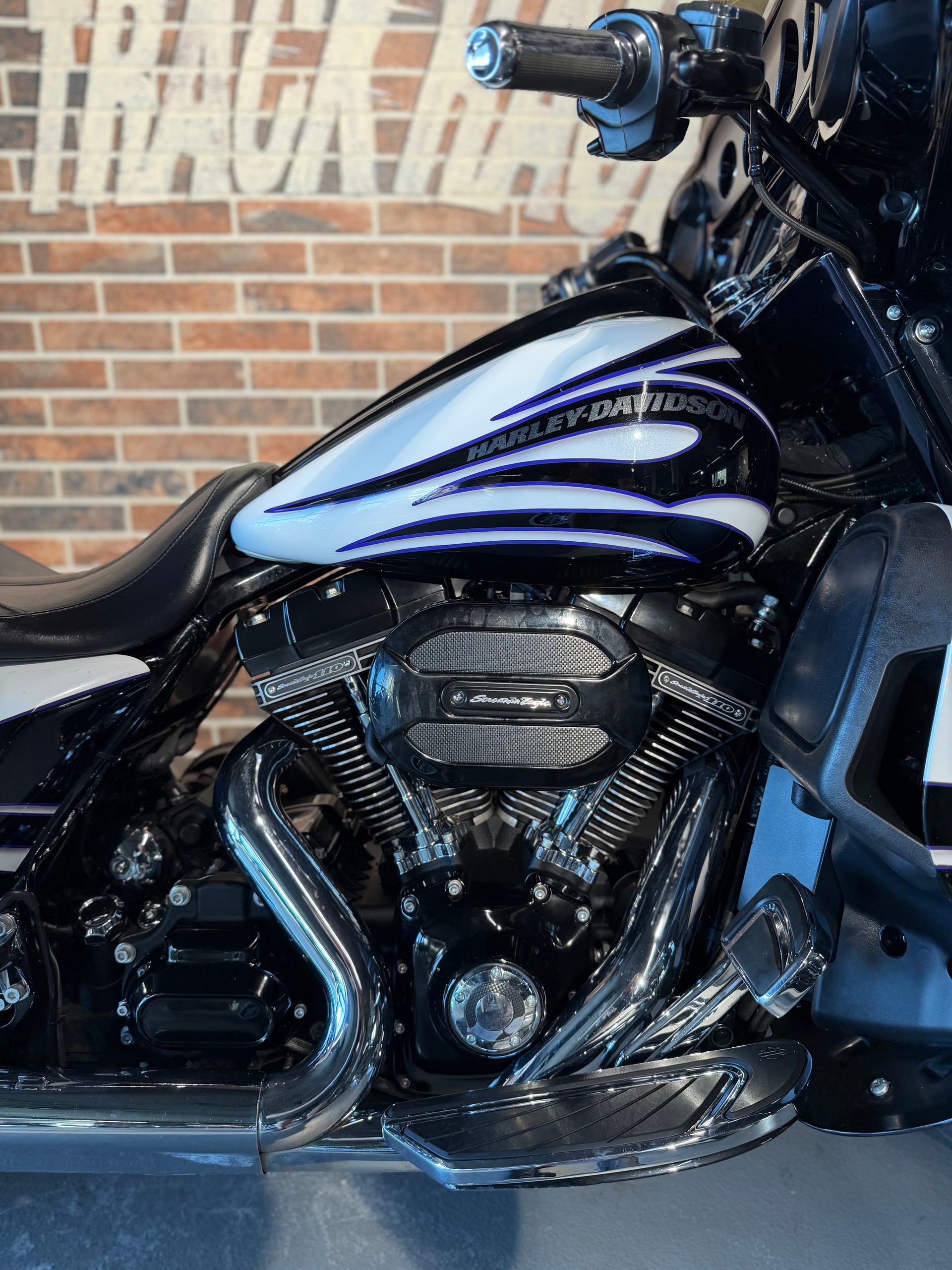 HARLEY-DAVIDSON FLHXSE Street Glide ABS CVO-image-9