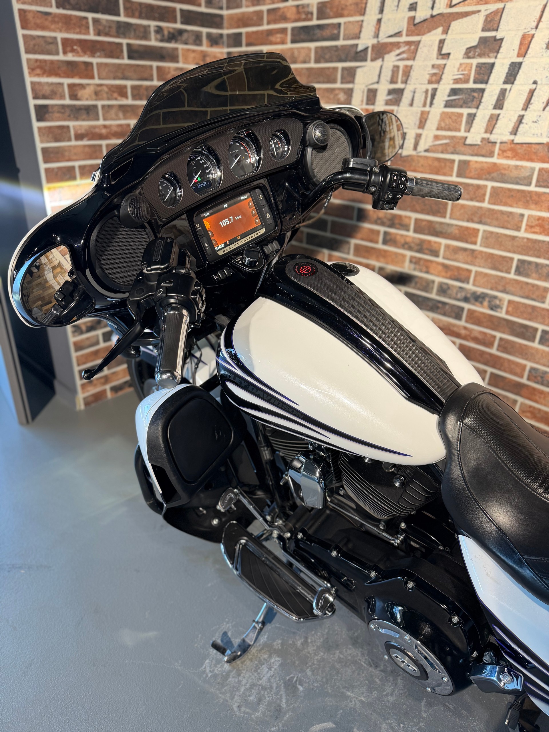 HARLEY-DAVIDSON FLHXSE Street Glide ABS CVO-image-5