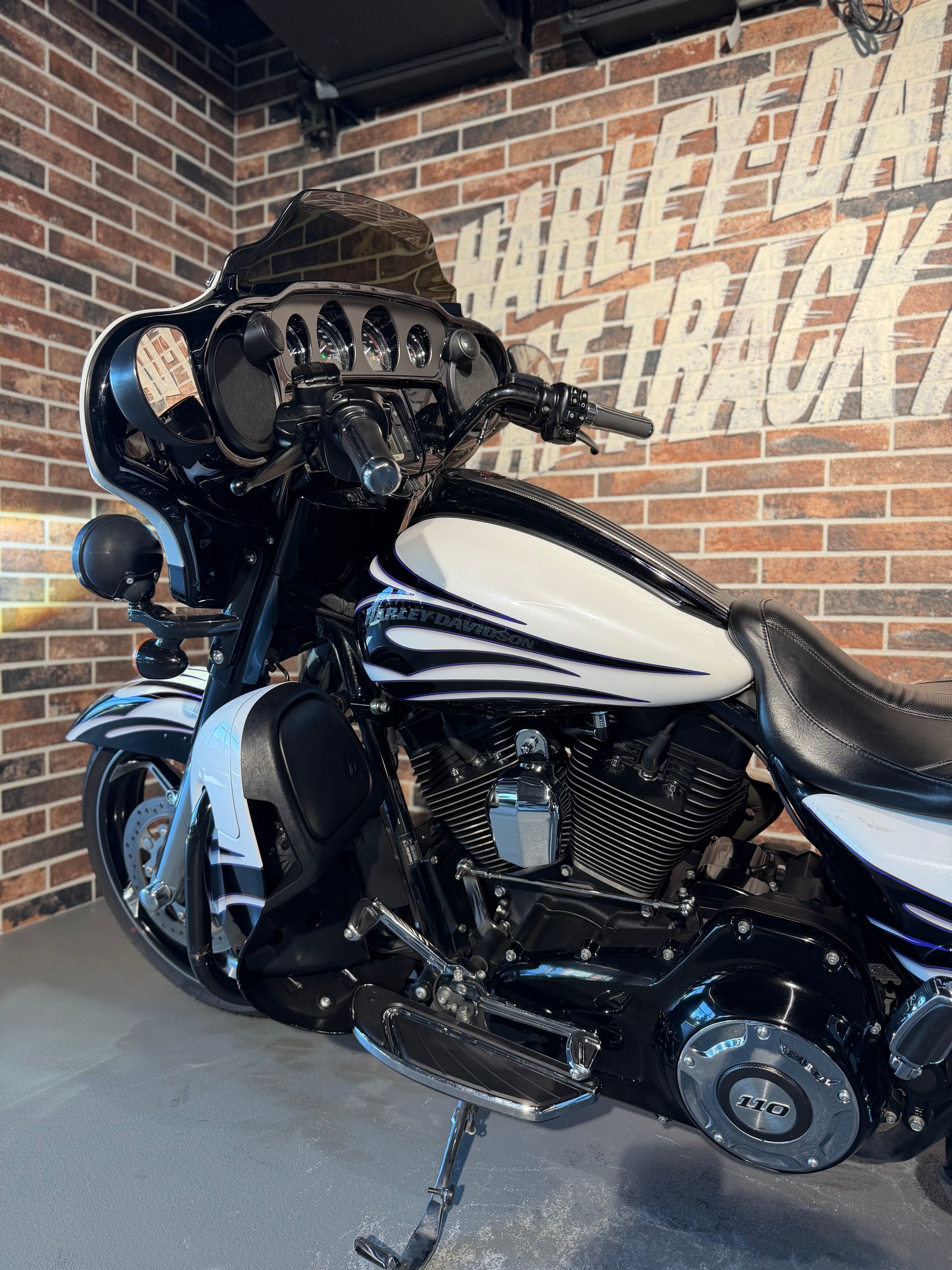 HARLEY-DAVIDSON FLHXSE Street Glide ABS CVO-image-2
