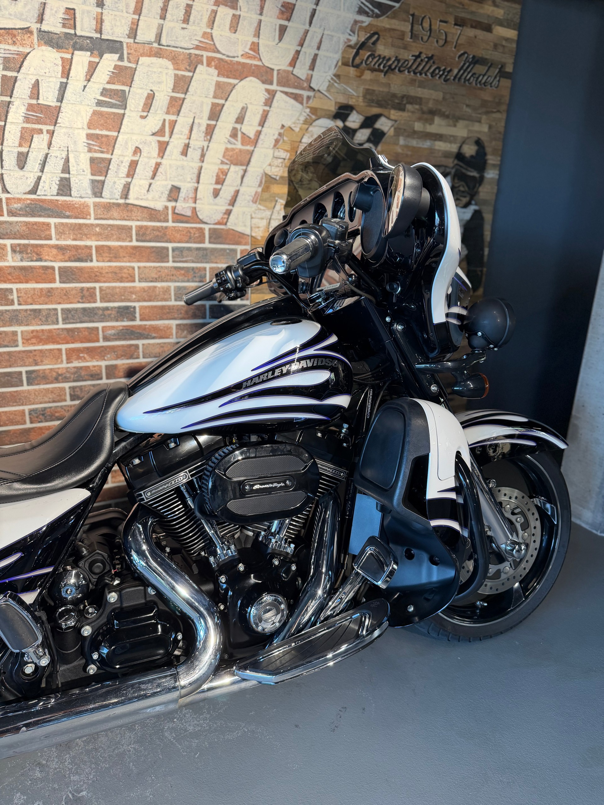 HARLEY-DAVIDSON FLHXSE Street Glide ABS CVO-image-10