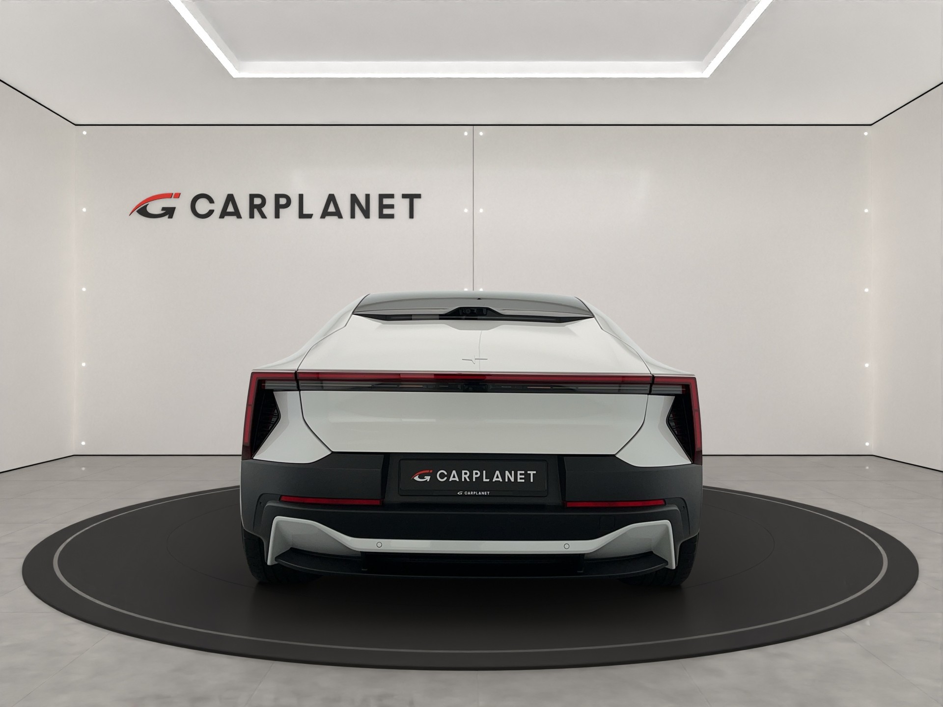 POLESTAR 5 Performance Launch Edition-showroom-element-1