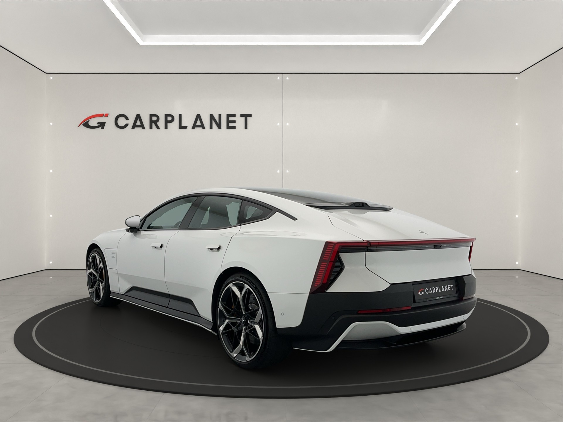 POLESTAR 5 Performance Launch Edition-showroom-element-3