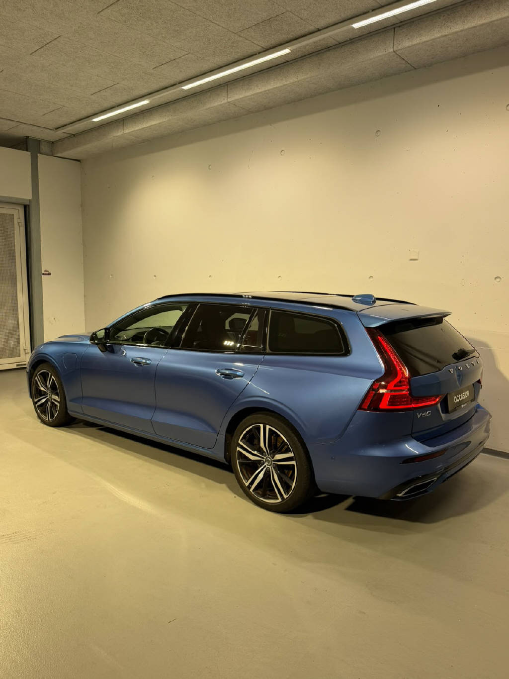 VOLVO V60 2.0 T6 TE R-Design eAWD-showroom-element-3