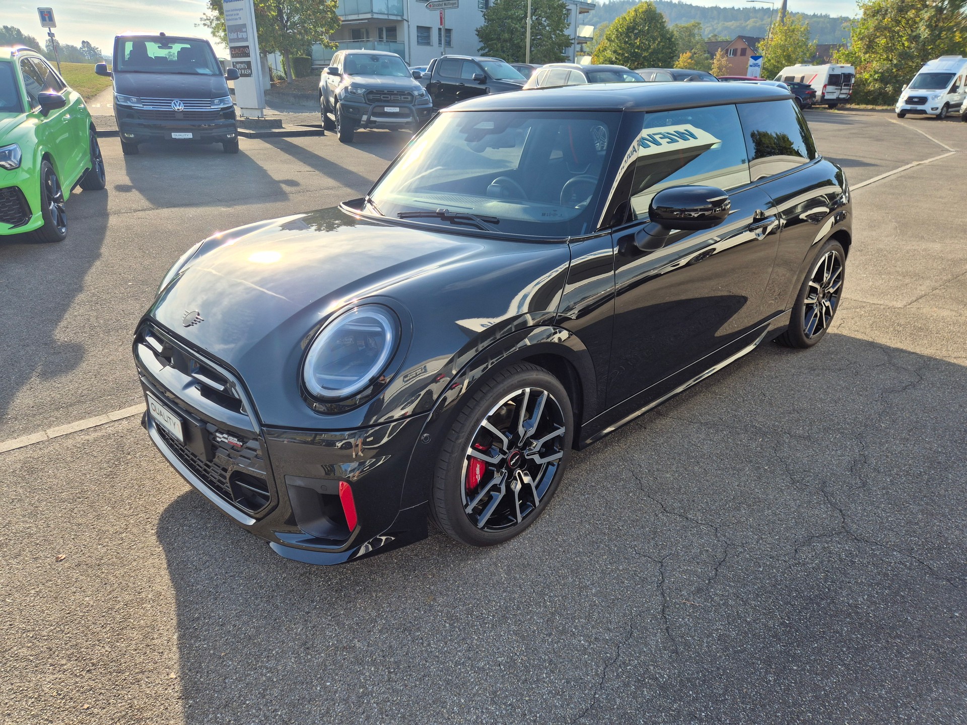 MINI Cooper John Cooper Works DKG-showroom-element-1