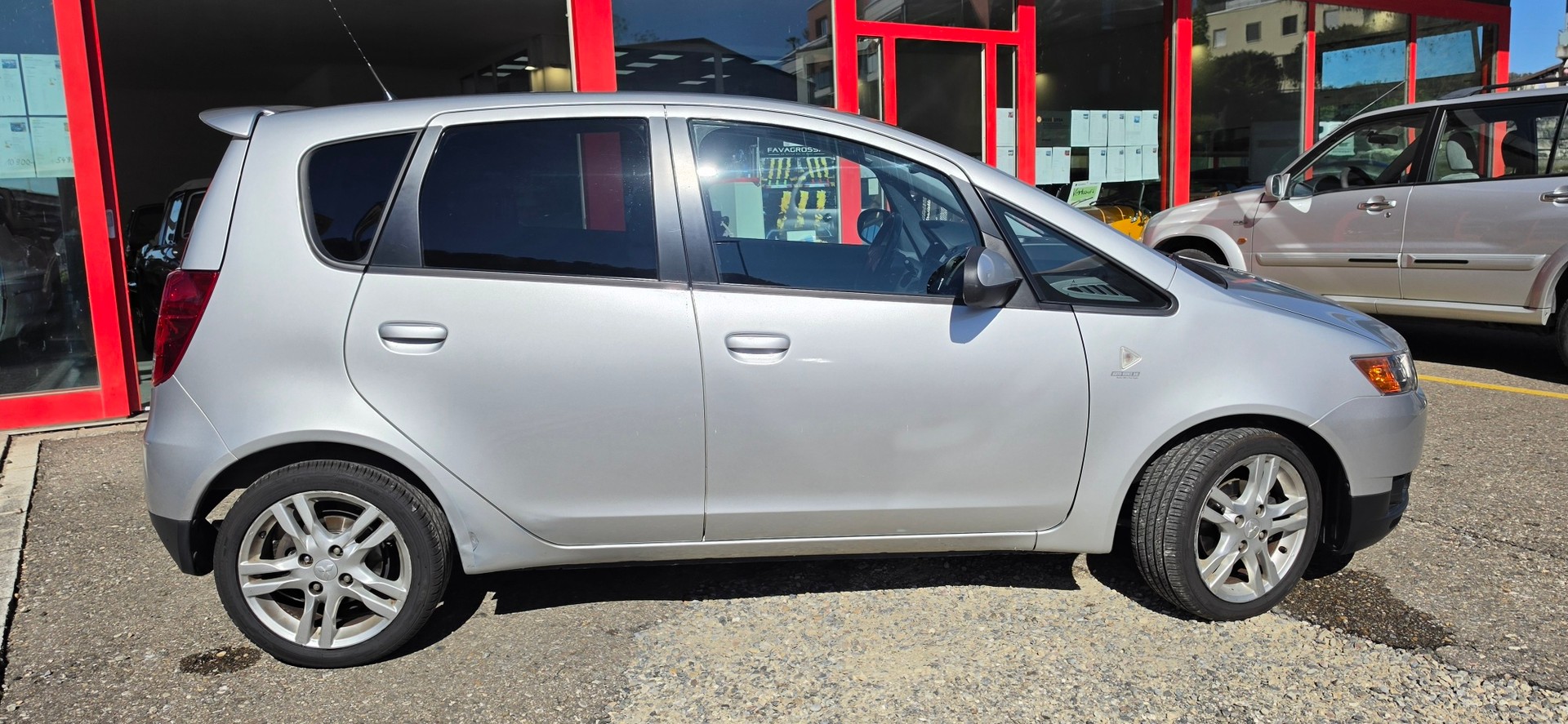 MITSUBISHI Colt 1.3 16V Intense Allshift-showroom-element-1