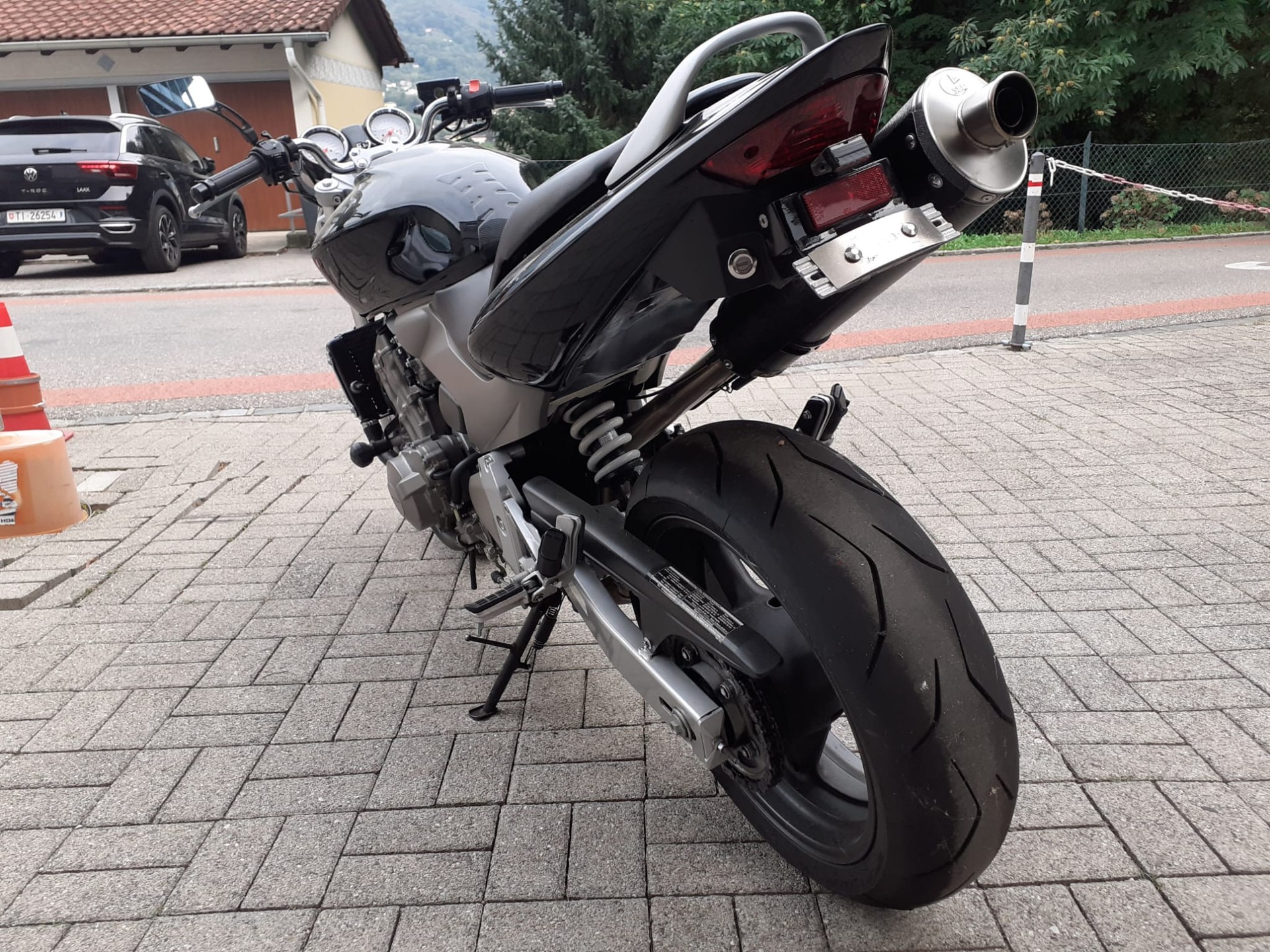 HONDA HORNET-image-0