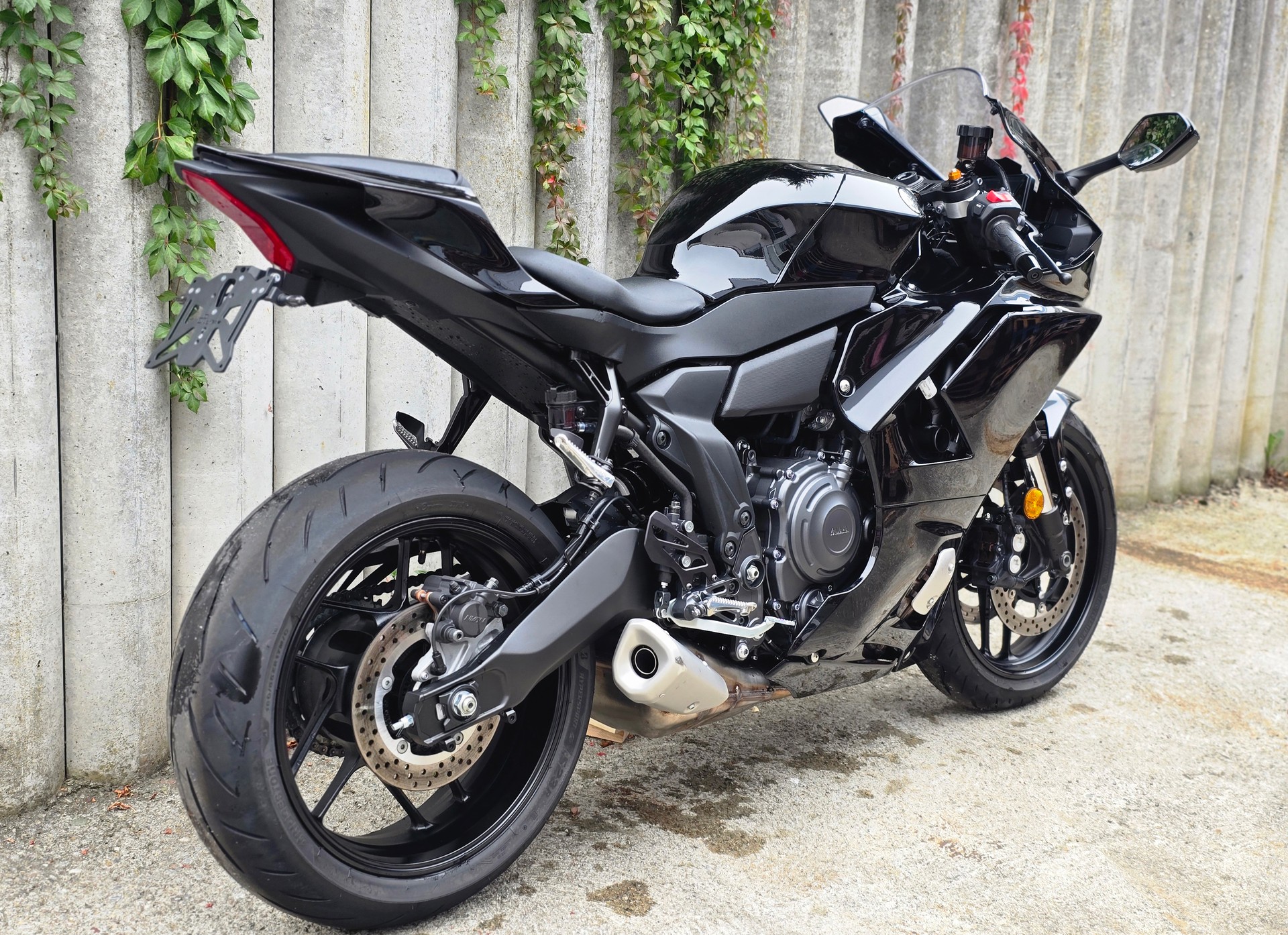 YAMAHA YZF-R7-image-5