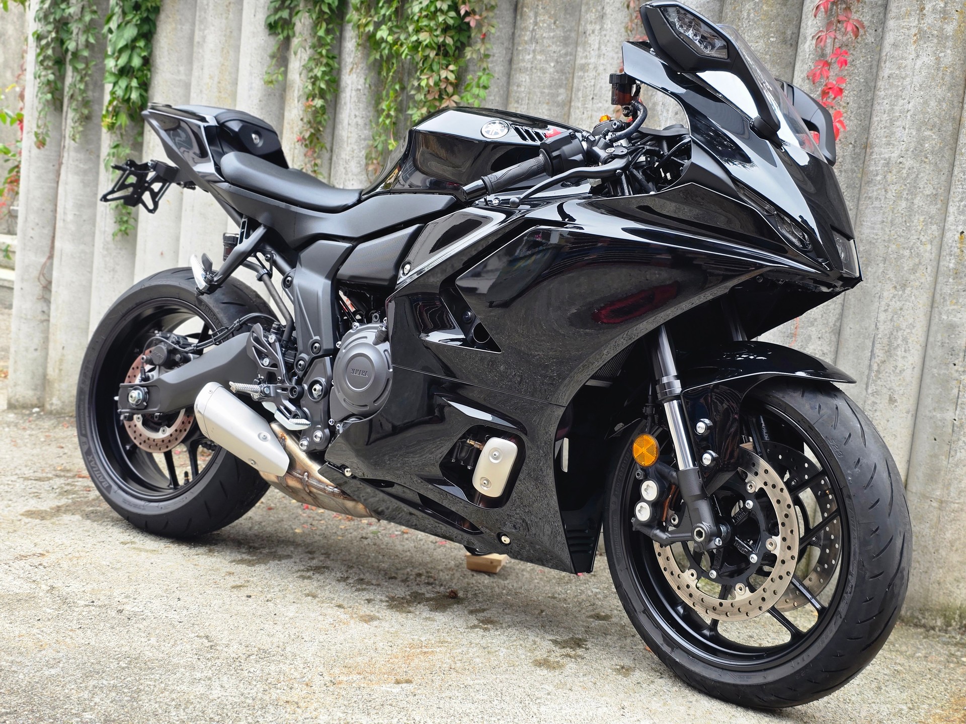 YAMAHA YZF-R7-image-3