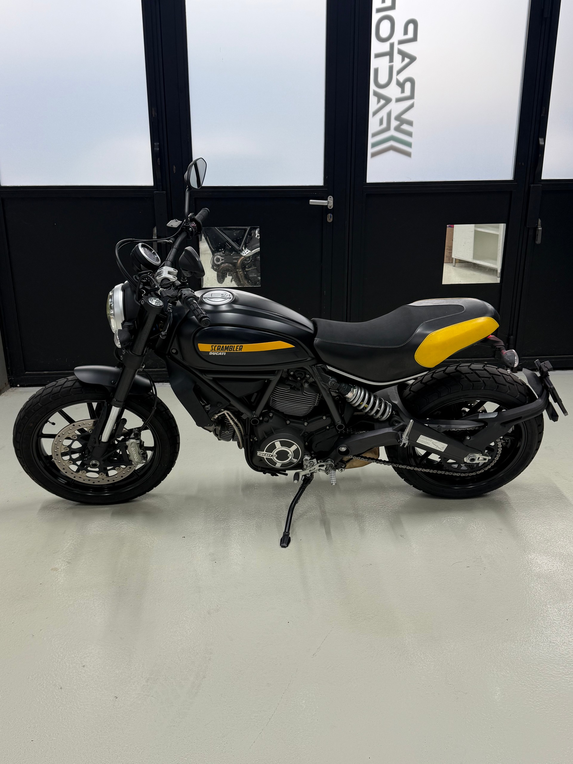 DUCATI Scrambler 800 Full Throttle-image-2