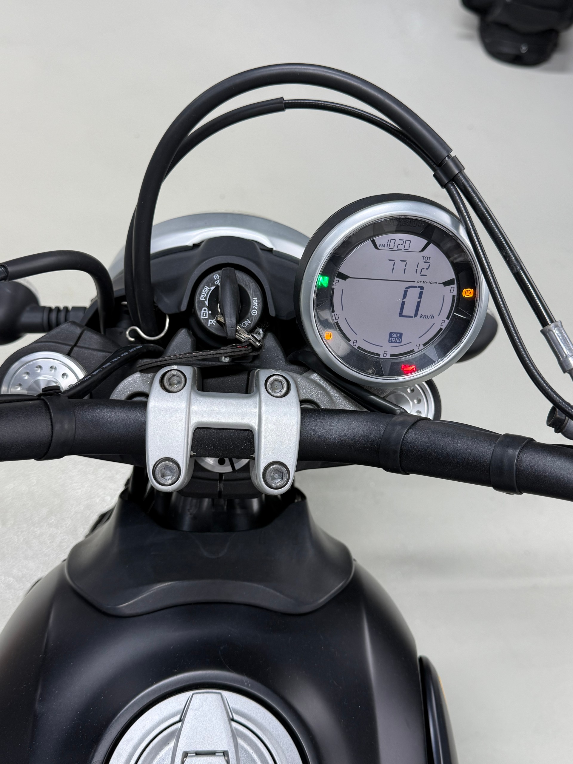 DUCATI Scrambler 800 Full Throttle-image-3