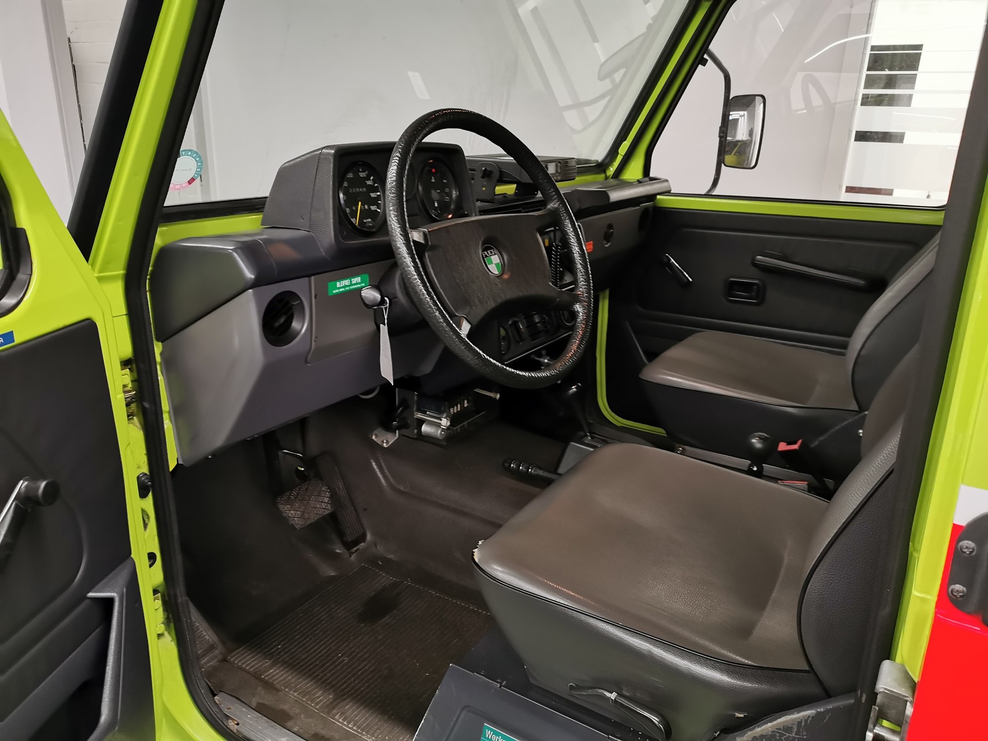 PUCH Mercedes G 230 GE G Klasse FEUERWEHR G-WAGON Professional PUR EDITION. 🇨🇭-image-11