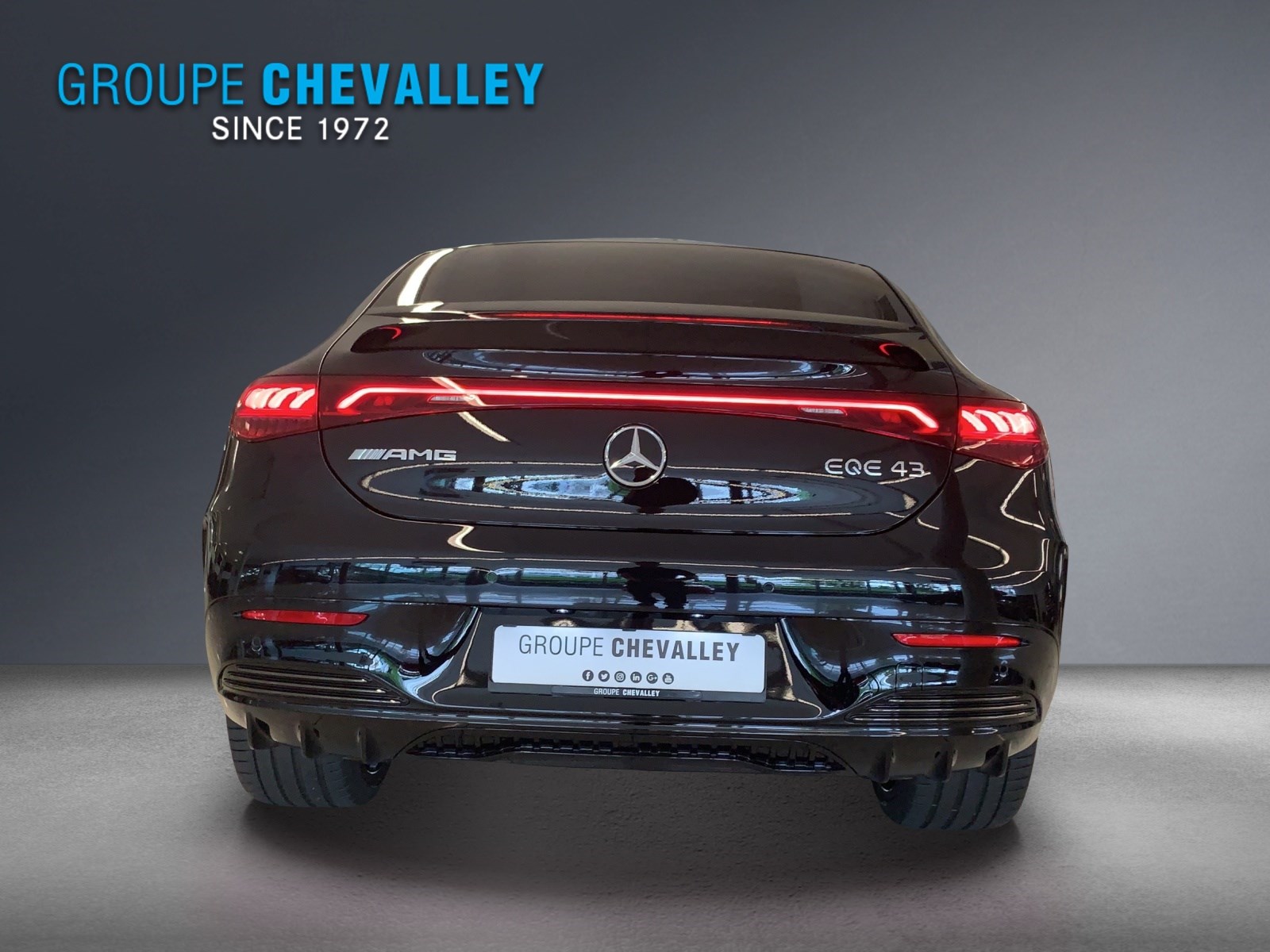 MERCEDES-BENZ EQE 43 AMG 4 Matic-image-4
