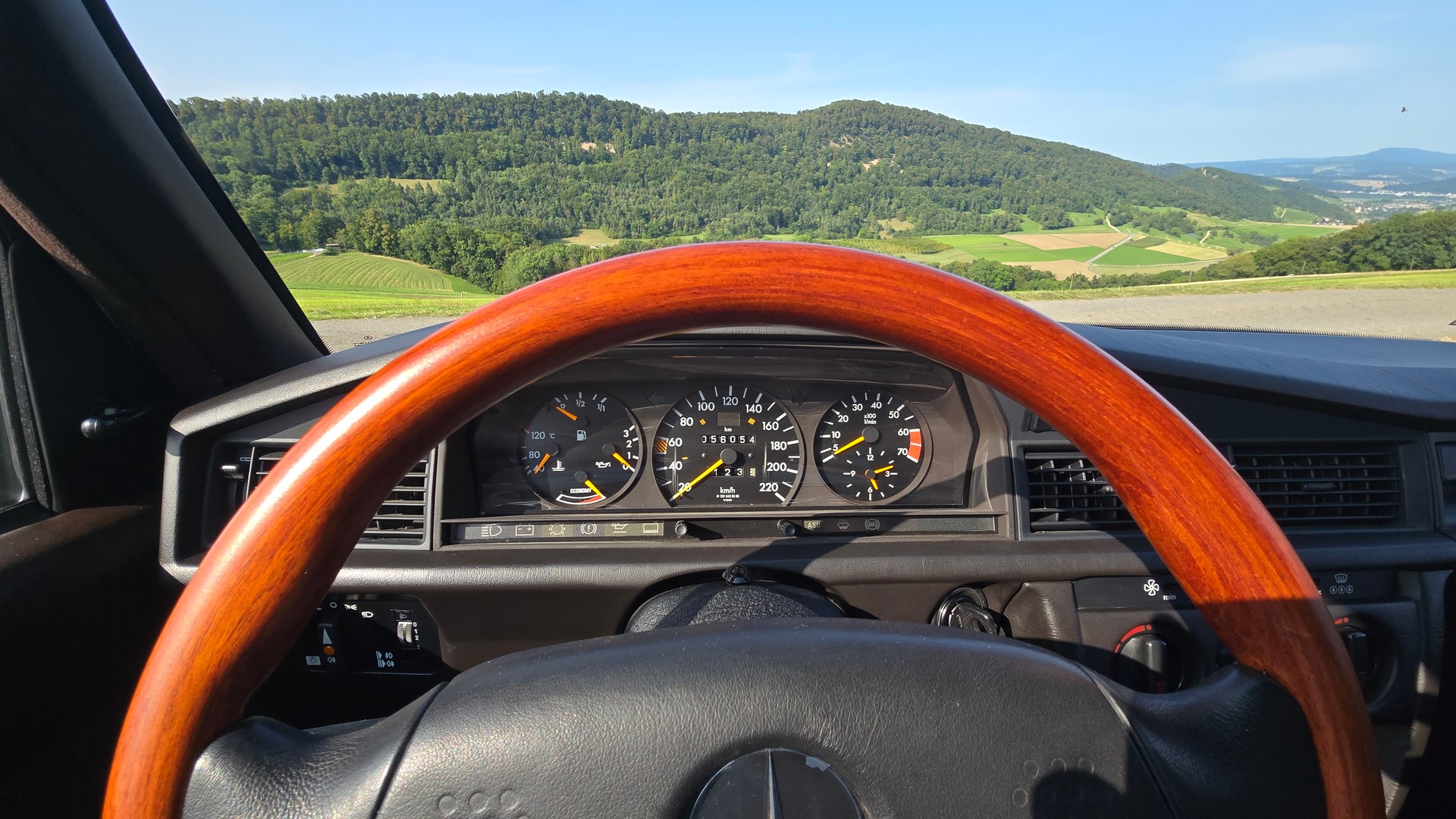 MERCEDES-BENZ 190E 2.3 8V-image-11