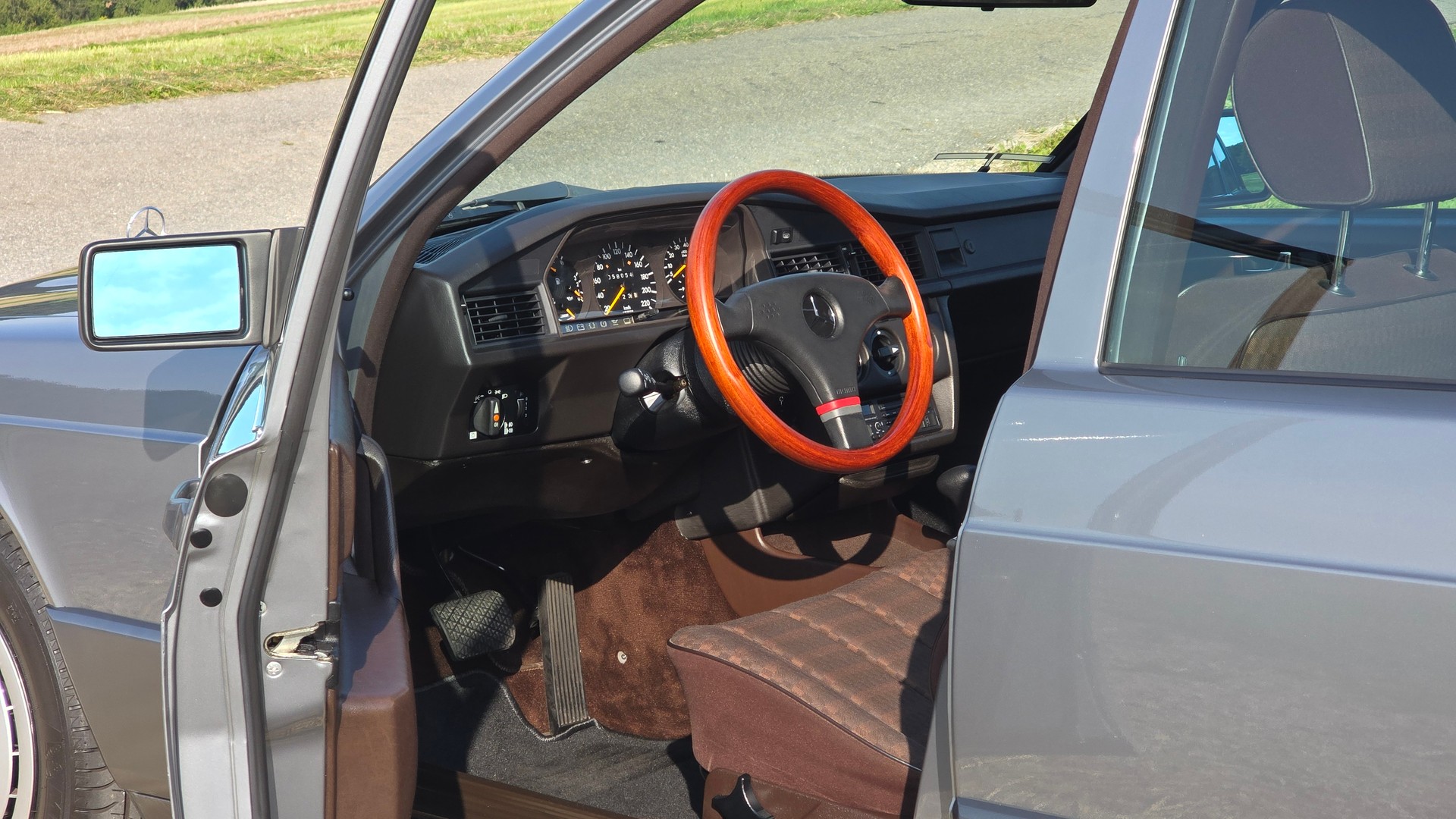 MERCEDES-BENZ 190E 2.3 8V-image-9