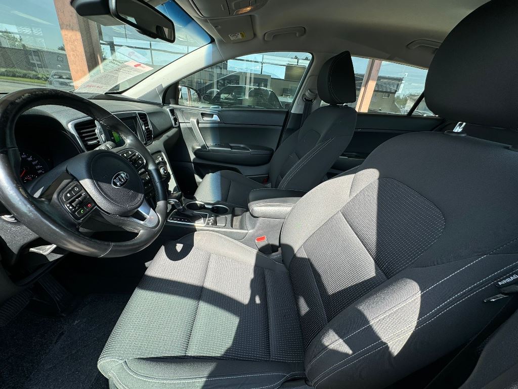 KIA Sportage 2.0CRDi Trend 4WD Automat-image-15