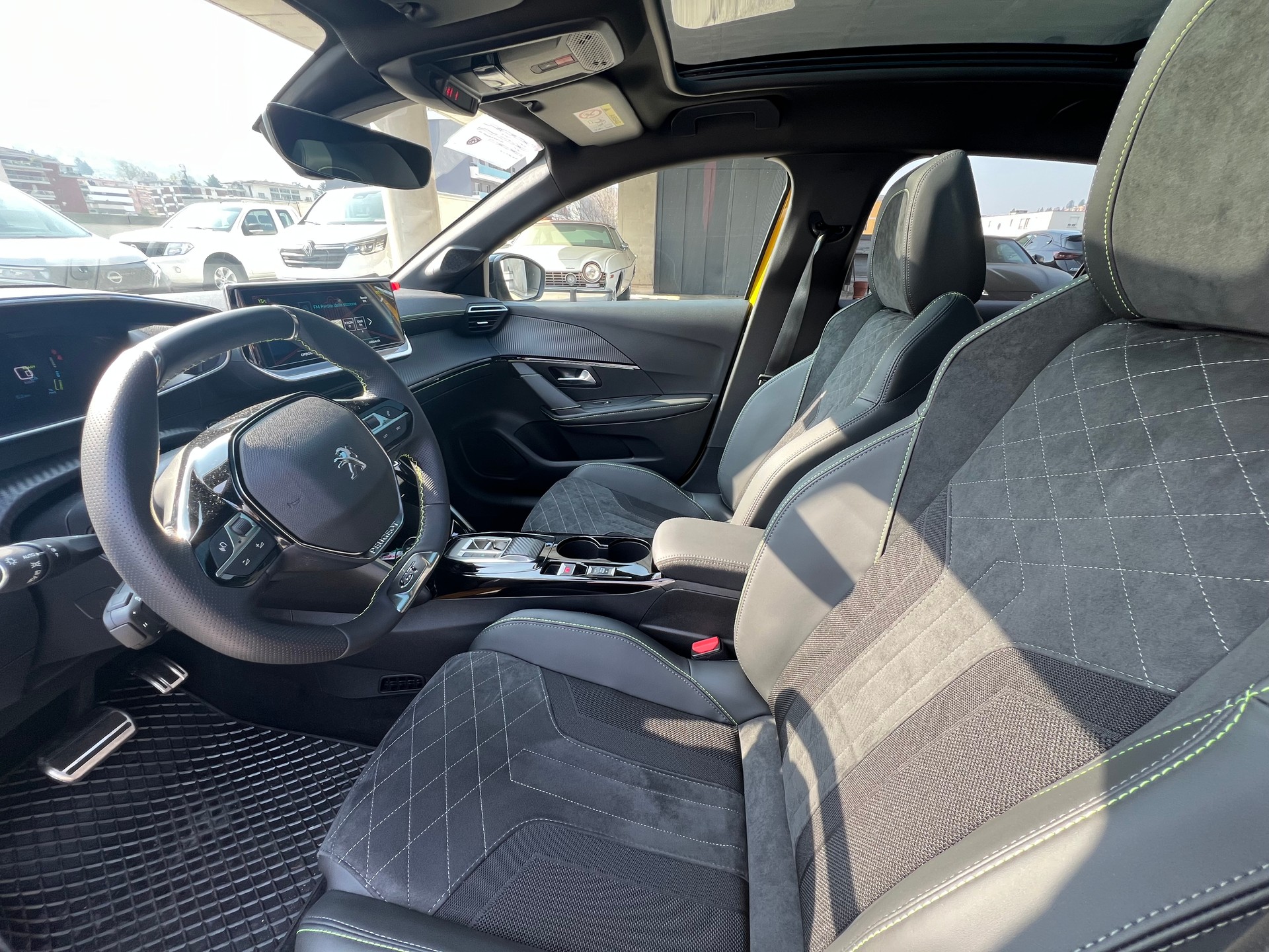 PEUGEOT 208 Elektrik GT-image-12
