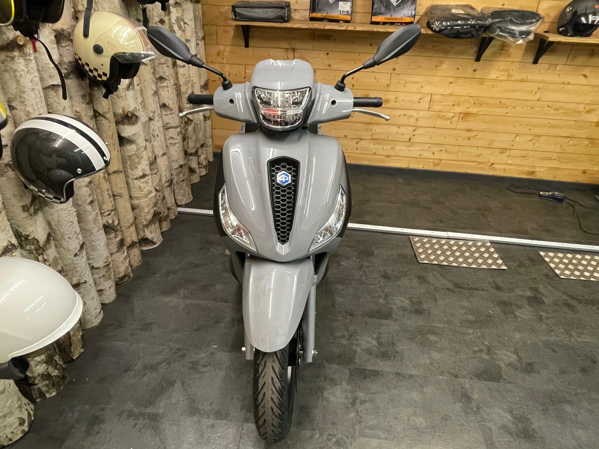 PIAGGIO Medley 125 Sport-image-2